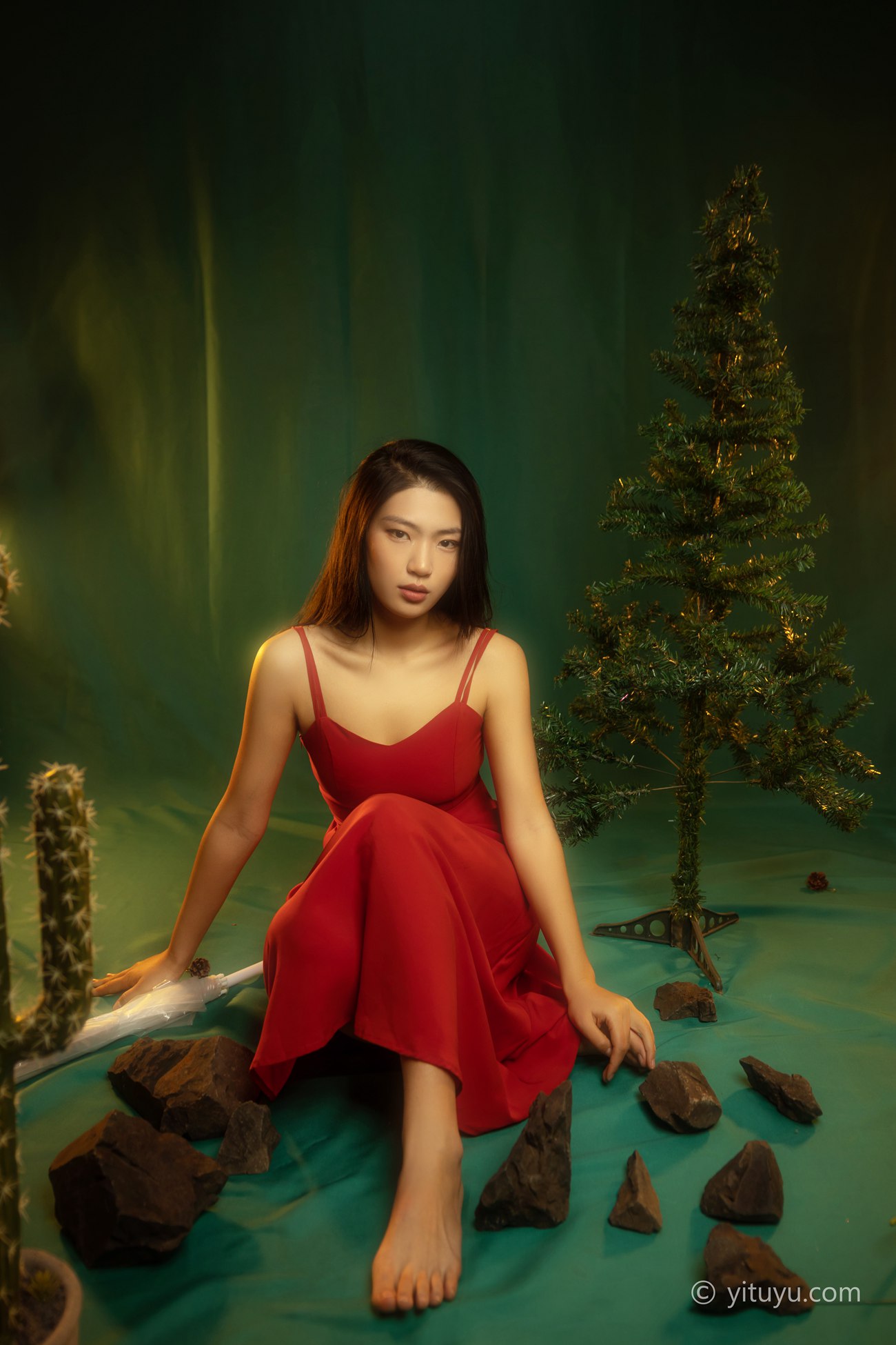 图片[25]-[YITUYU艺图语] 2021.05.24 红装 娇娇 [35P] – 速更版-美库