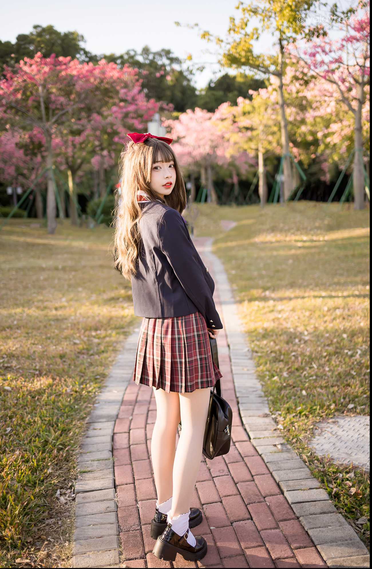 图片[9]-[YALAYI雅拉伊] 2022.01.03 No.885 最美的青春 阿禾 [40P] – 速更版-美库