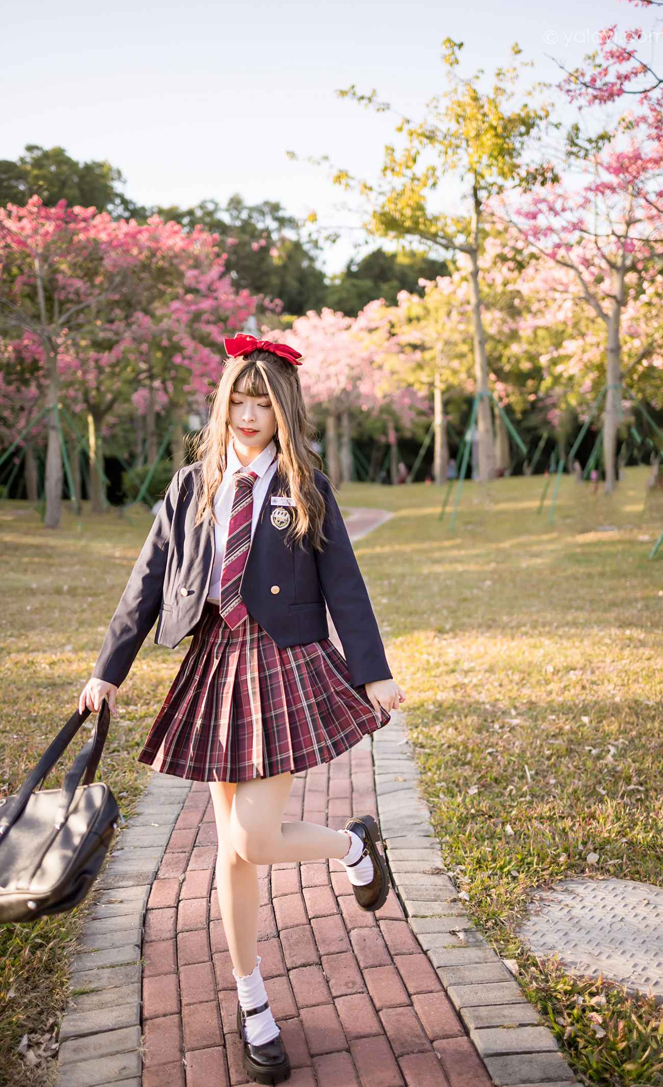 图片[10]-[YALAYI雅拉伊] 2022.01.03 No.885 最美的青春 阿禾 [40P] – 速更版-美库