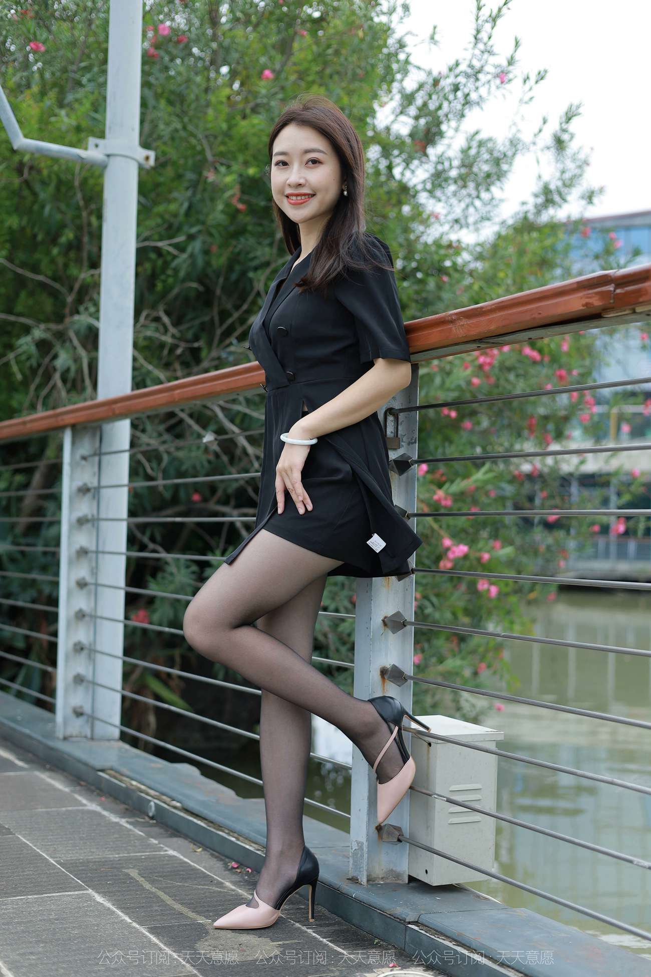 图片[10]-[IESS异思趣向] 耽丝 211105 小婕在桥上吹风 [95P] – 速更版-美库