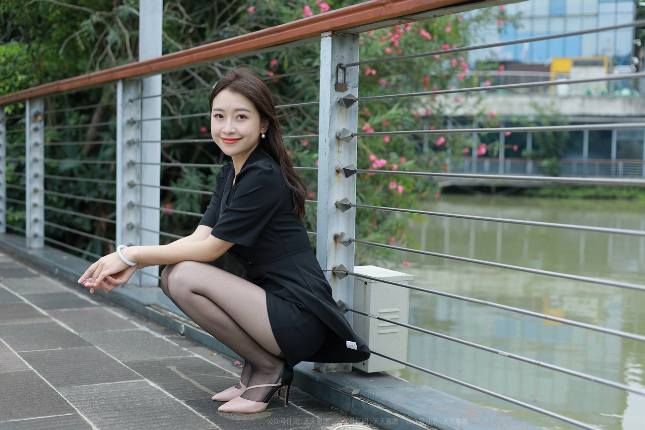 图片[11]-[IESS异思趣向] 耽丝 211105 小婕在桥上吹风 [95P] – 速更版-美库