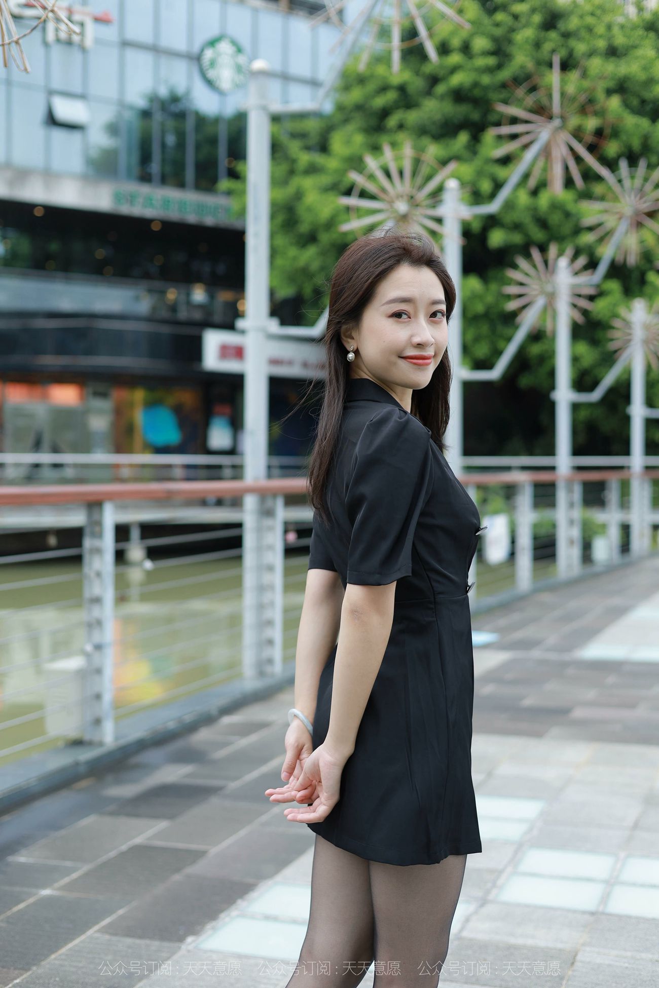 图片[19]-[IESS异思趣向] 耽丝 211105 小婕在桥上吹风 [95P] – 速更版-美库