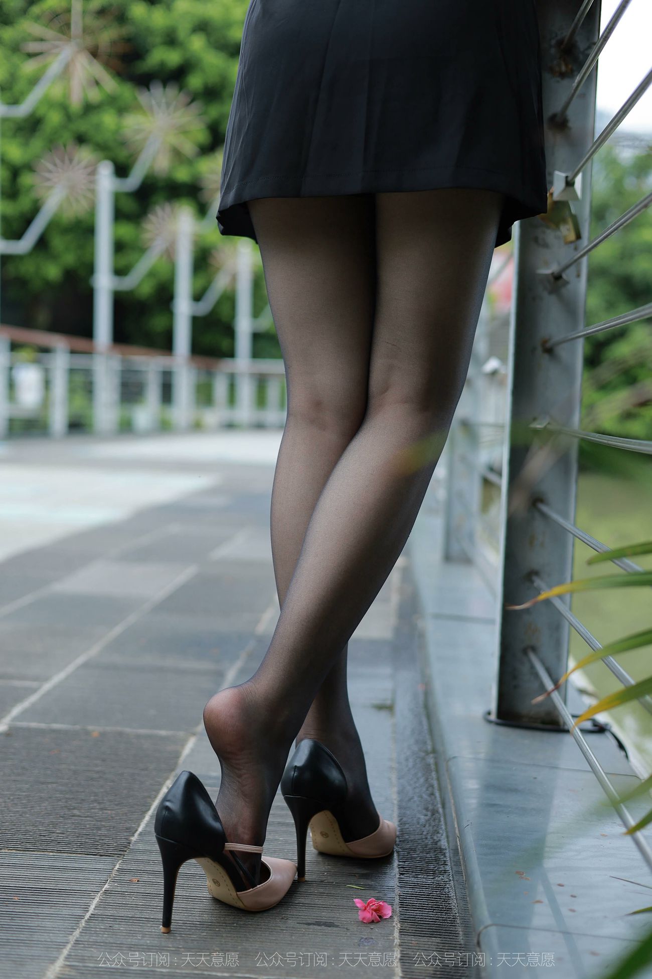 图片[31]-[IESS异思趣向] 耽丝 211105 小婕在桥上吹风 [95P] – 速更版-美库