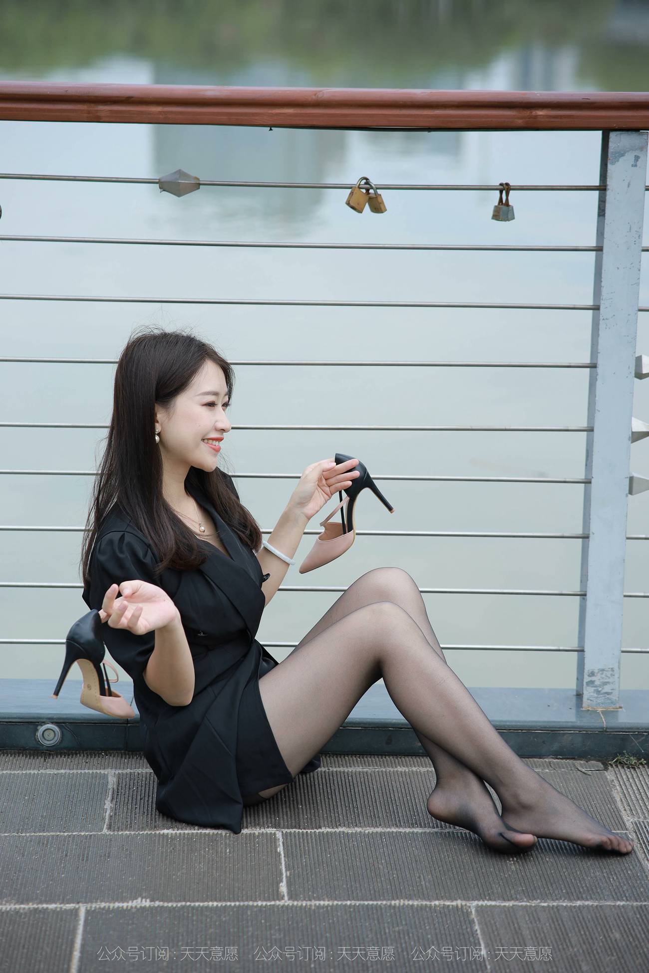 图片[86]-[IESS异思趣向] 耽丝 211105 小婕在桥上吹风 [95P] – 速更版-美库
