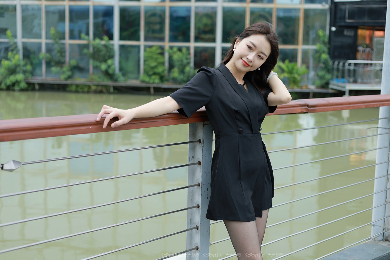 图片[95]-[IESS异思趣向] 耽丝 211105 小婕在桥上吹风 [95P] – 速更版-美库