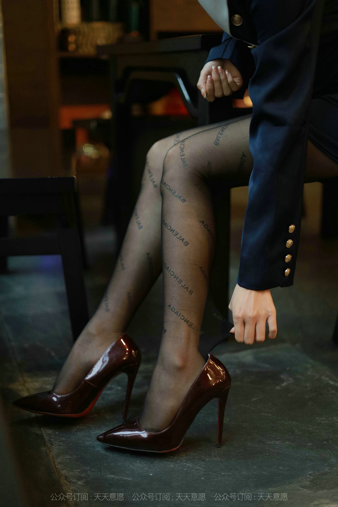 图片[26]-[IESS异思趣向] 2021.10.16 丝享家949：婉苹《OL姓感包臀裙》[132P] – 速更版-美库