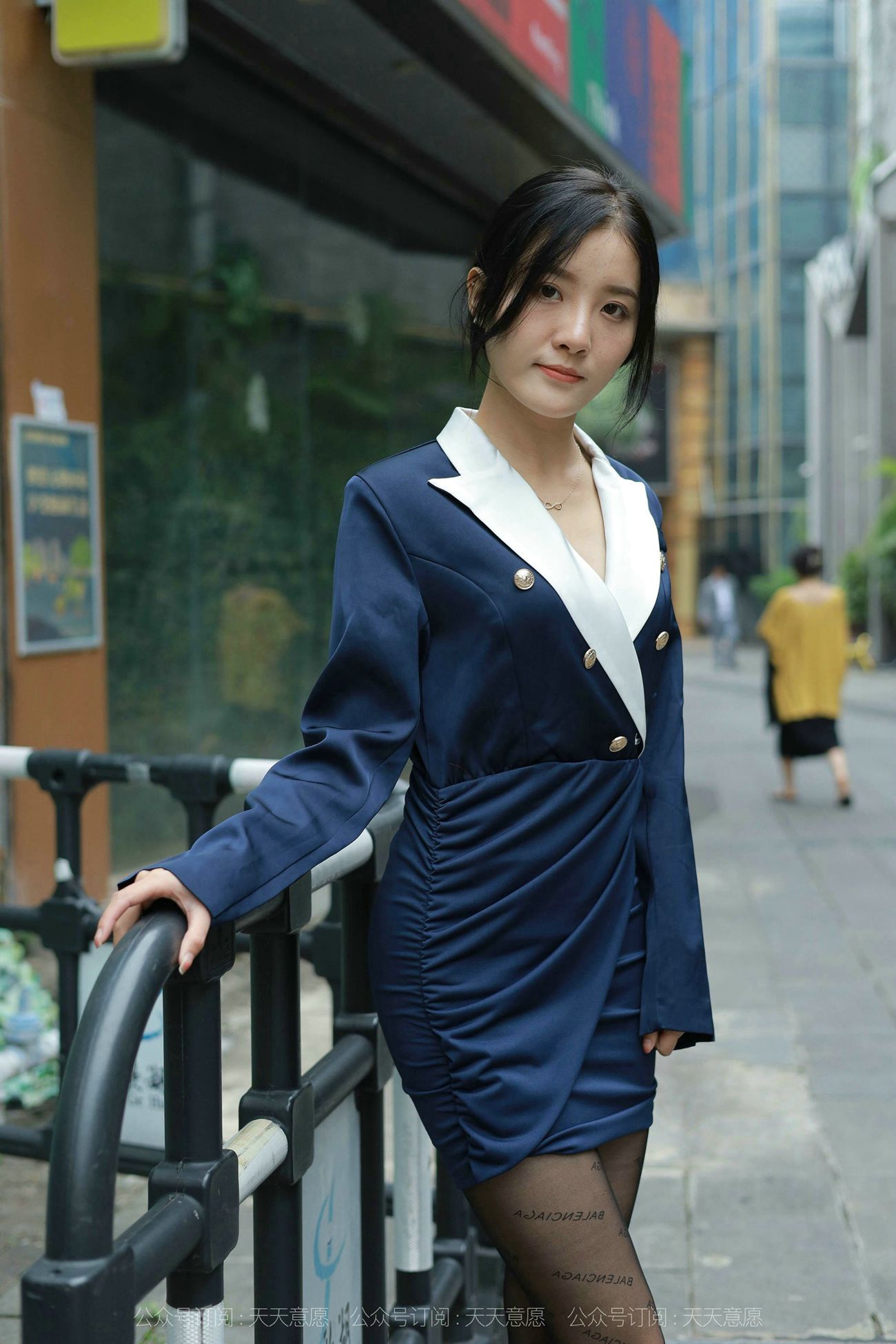 图片[51]-[IESS异思趣向] 2021.10.16 丝享家949：婉苹《OL姓感包臀裙》[132P] – 速更版-美库