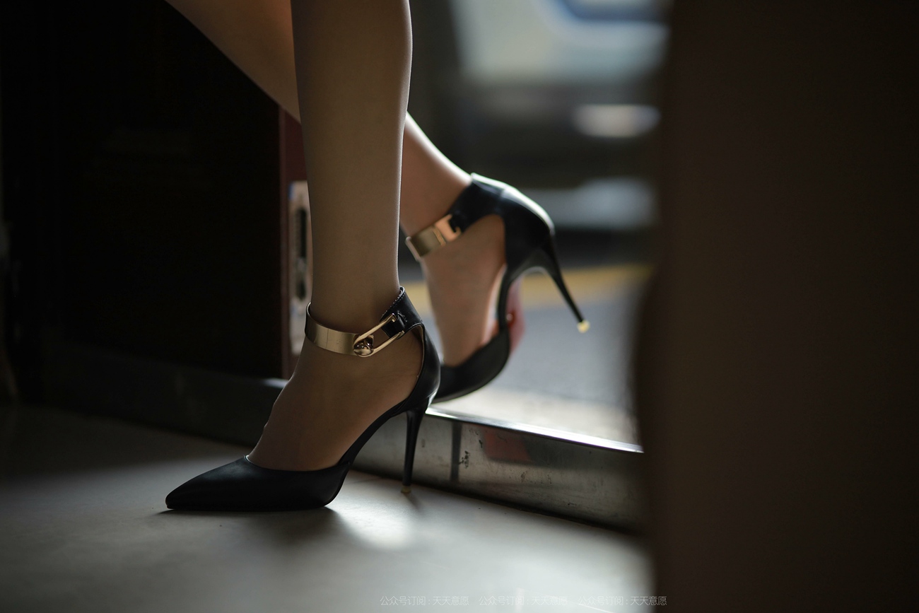 图片[43]-[IESS异思趣向] 耽丝 211111 美女业务员美子 [87P] – 速更版-美库