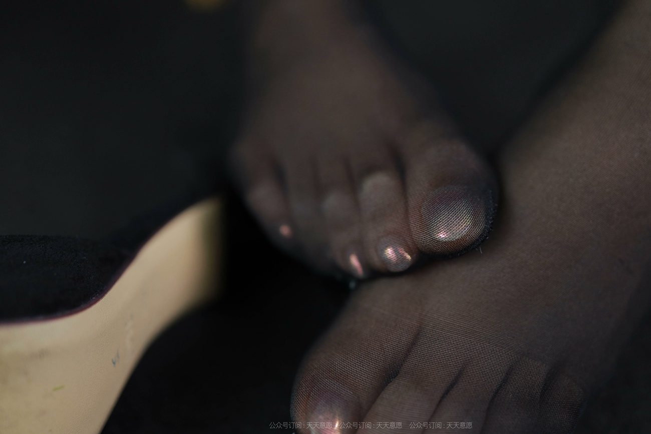 图片[19]-[IESS异思趣向] 耽丝 211114 婉苹的纸扇黑色旗袍 [91P] – 速更版-美库