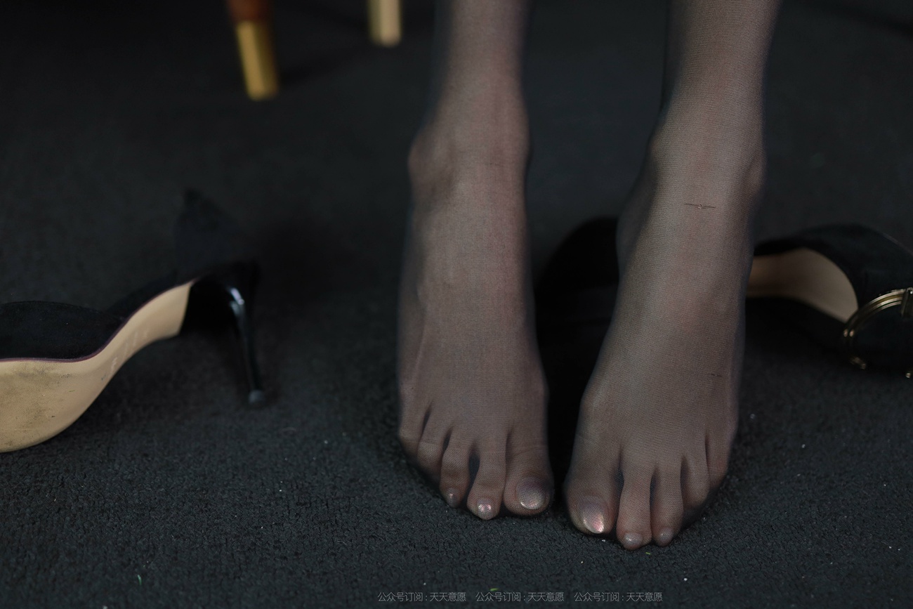 图片[21]-[IESS异思趣向] 耽丝 211114 婉苹的纸扇黑色旗袍 [91P] – 速更版-美库