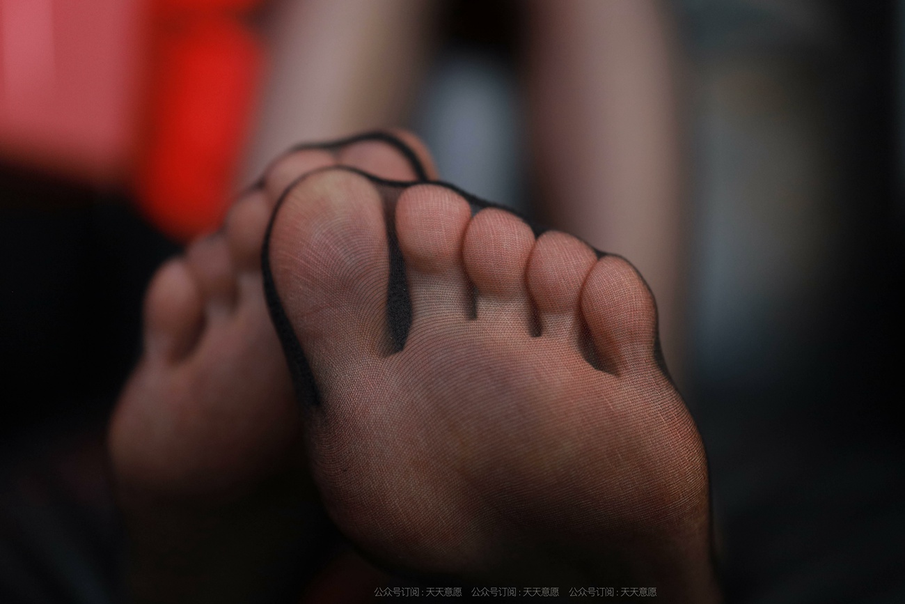 图片[41]-[IESS异思趣向] 耽丝 211112 团团的性感红黑职业装 [94P] – 速更版-美库