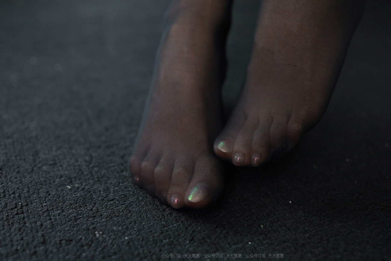 图片[87]-[IESS异思趣向] 耽丝 211114 婉苹的纸扇黑色旗袍 [91P] – 速更版-美库