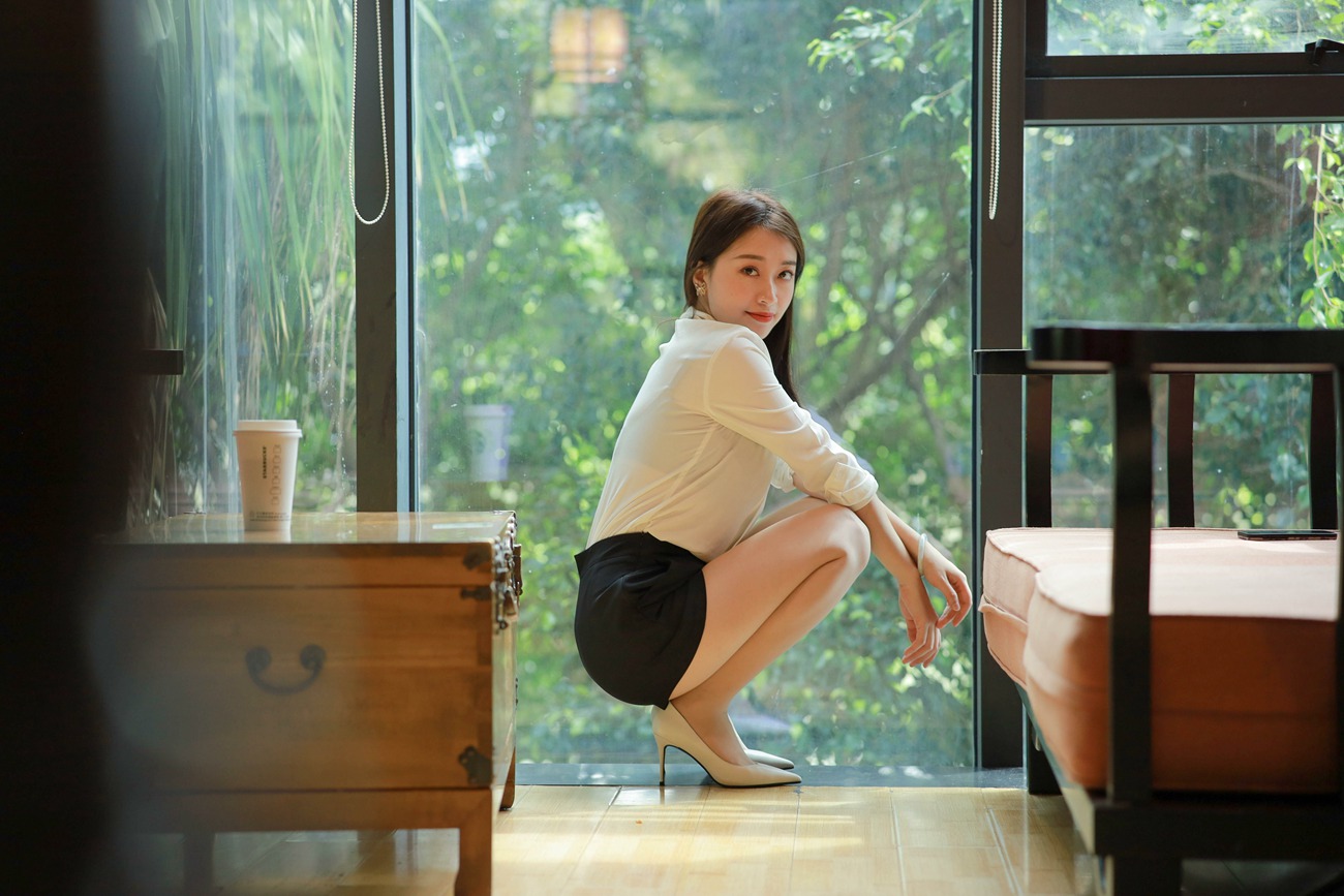 图片[44]-[IESS异思趣向] 耽丝 211118 沙发上的佳人小婕 [100P] – 速更版-美库