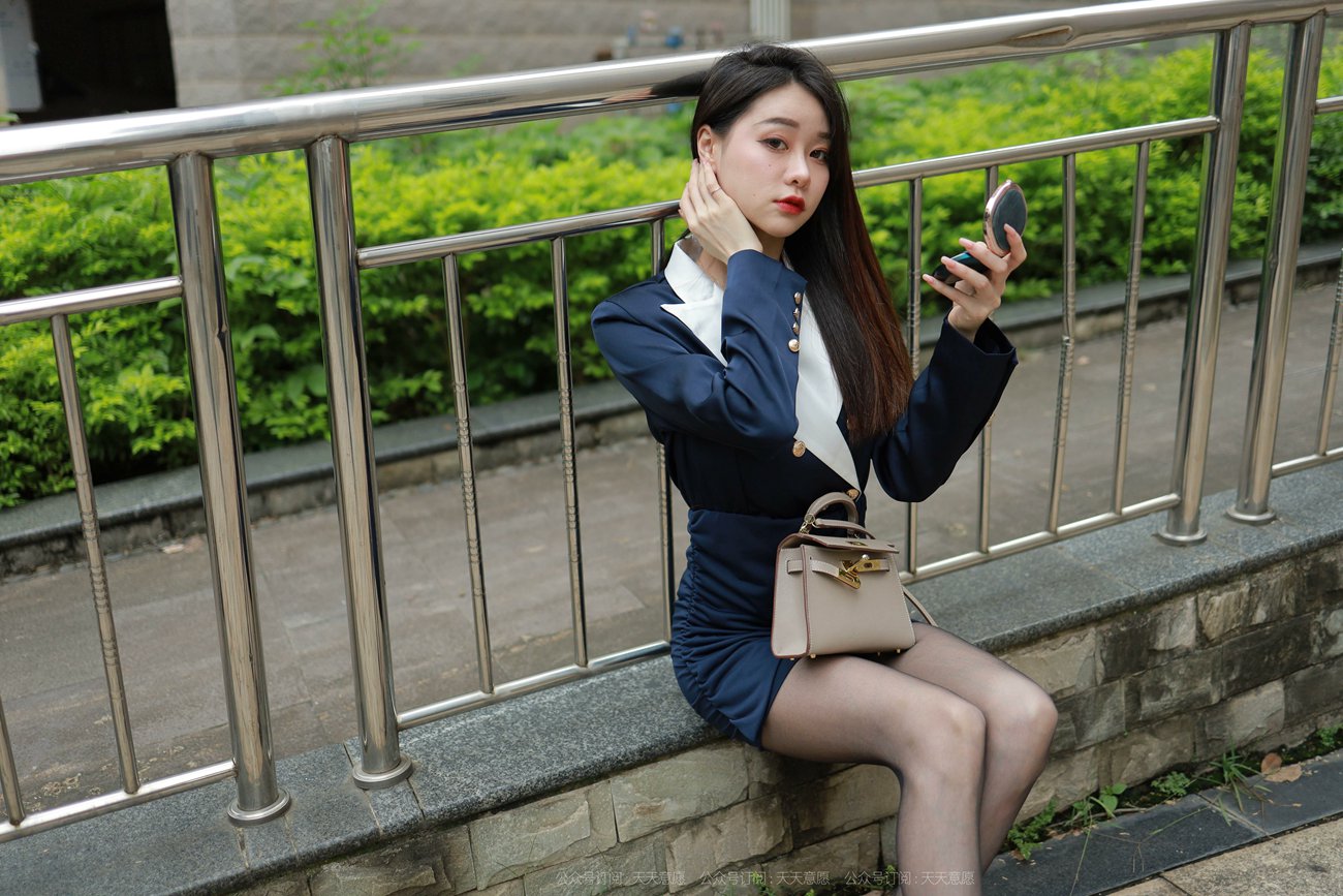 图片[18]-[IESS异思趣向] 耽丝 211123 佳爷特辑 短裙黑丝 神功盖世 [86P] – 速更版-美库