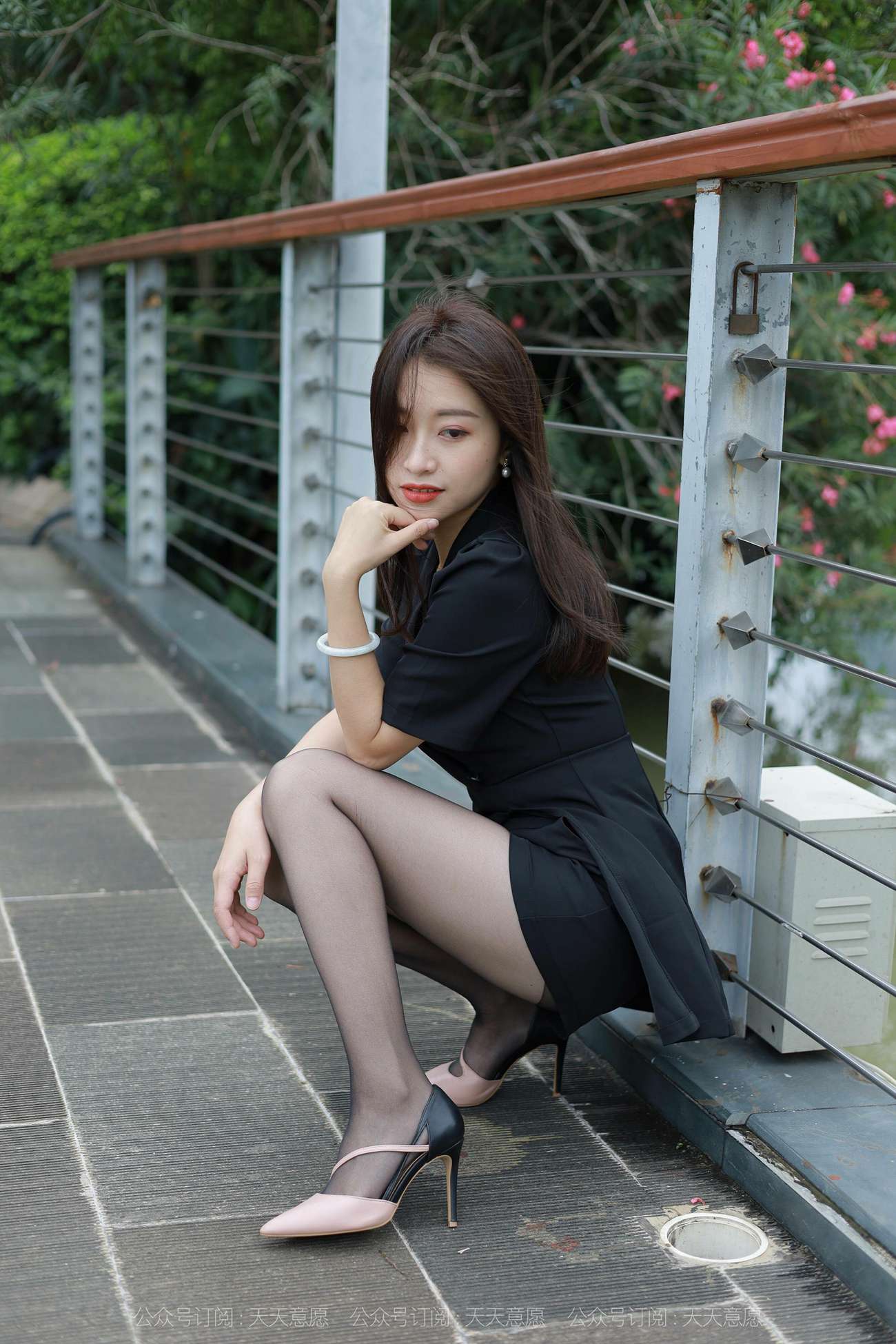 图片[12]-[IESS异思趣向] 2021.10.20 丝享家953：小婕《桥上的美女》[96P] – 速更版-美库