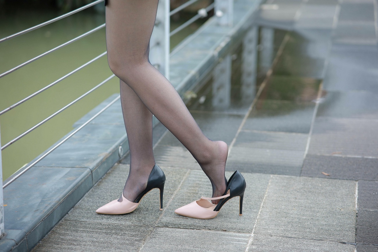 图片[55]-[IESS异思趣向] 2021.10.20 丝享家953：小婕《桥上的美女》[96P] – 速更版-美库