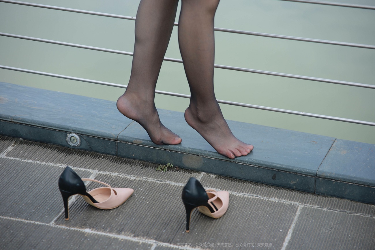 图片[69]-[IESS异思趣向] 2021.10.20 丝享家953：小婕《桥上的美女》[96P] – 速更版-美库