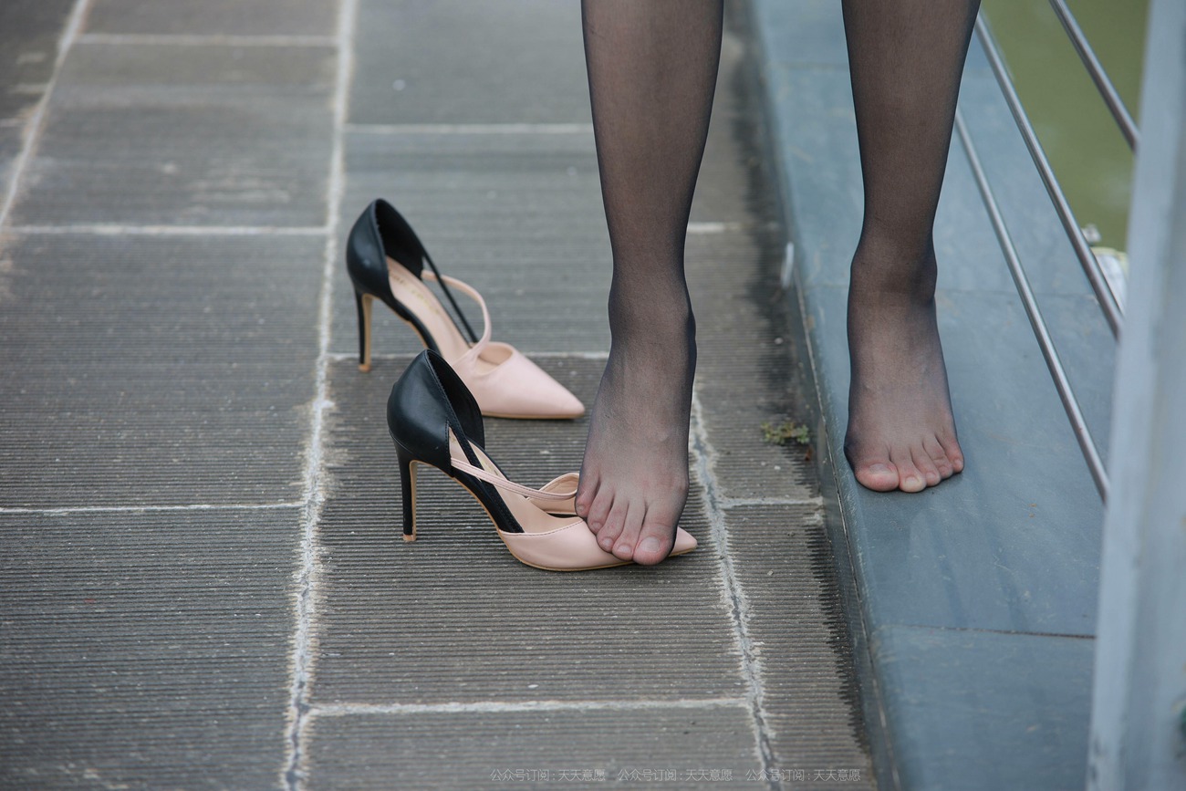 图片[70]-[IESS异思趣向] 2021.10.20 丝享家953：小婕《桥上的美女》[96P] – 速更版-美库