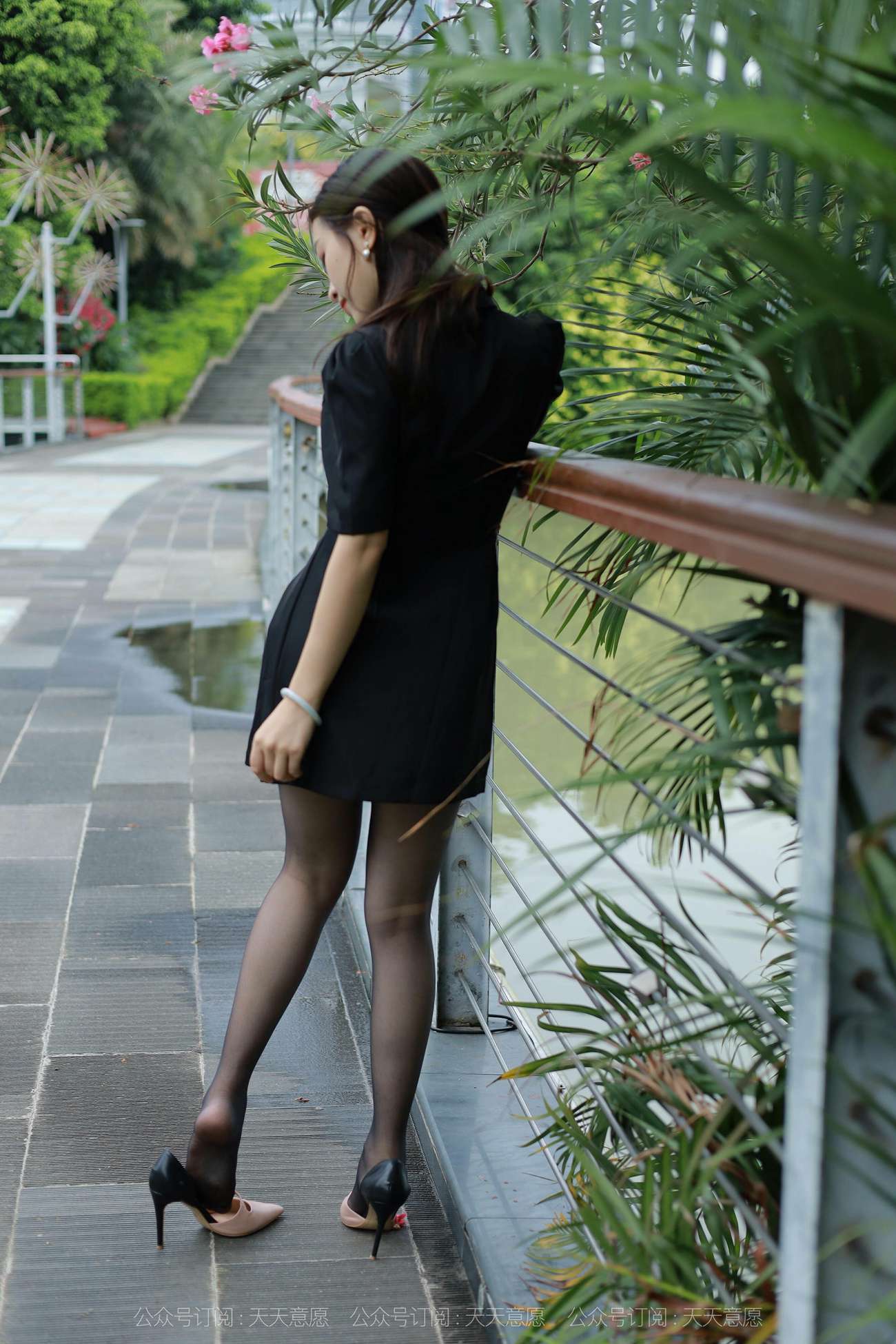 图片[93]-[IESS异思趣向] 2021.10.20 丝享家953：小婕《桥上的美女》[96P] – 速更版-美库