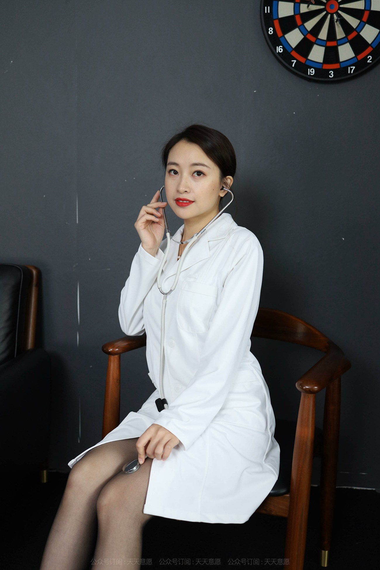 图片[14]-[IESS异思趣向] 耽丝 211106 美女医生小婕 [89P] – 速更版-美库