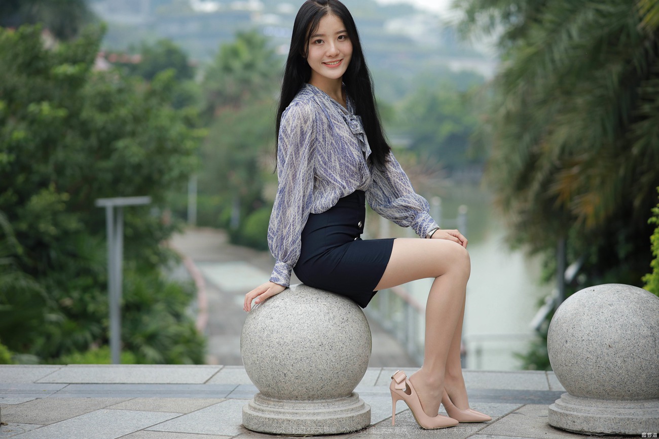 图片[10]-[IESS异思趣向] 2021.10.25 丝享家957：婉苹《公园偶遇美女》[92P] – 速更版-美库