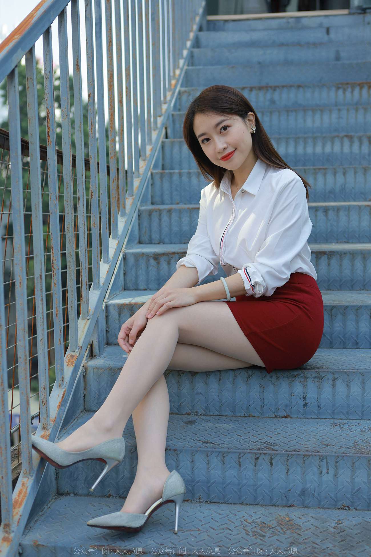 图片[10]-[IESS异思趣向] 耽丝 211108 奋的红裙女员工小婕 [87P] – 速更版-美库