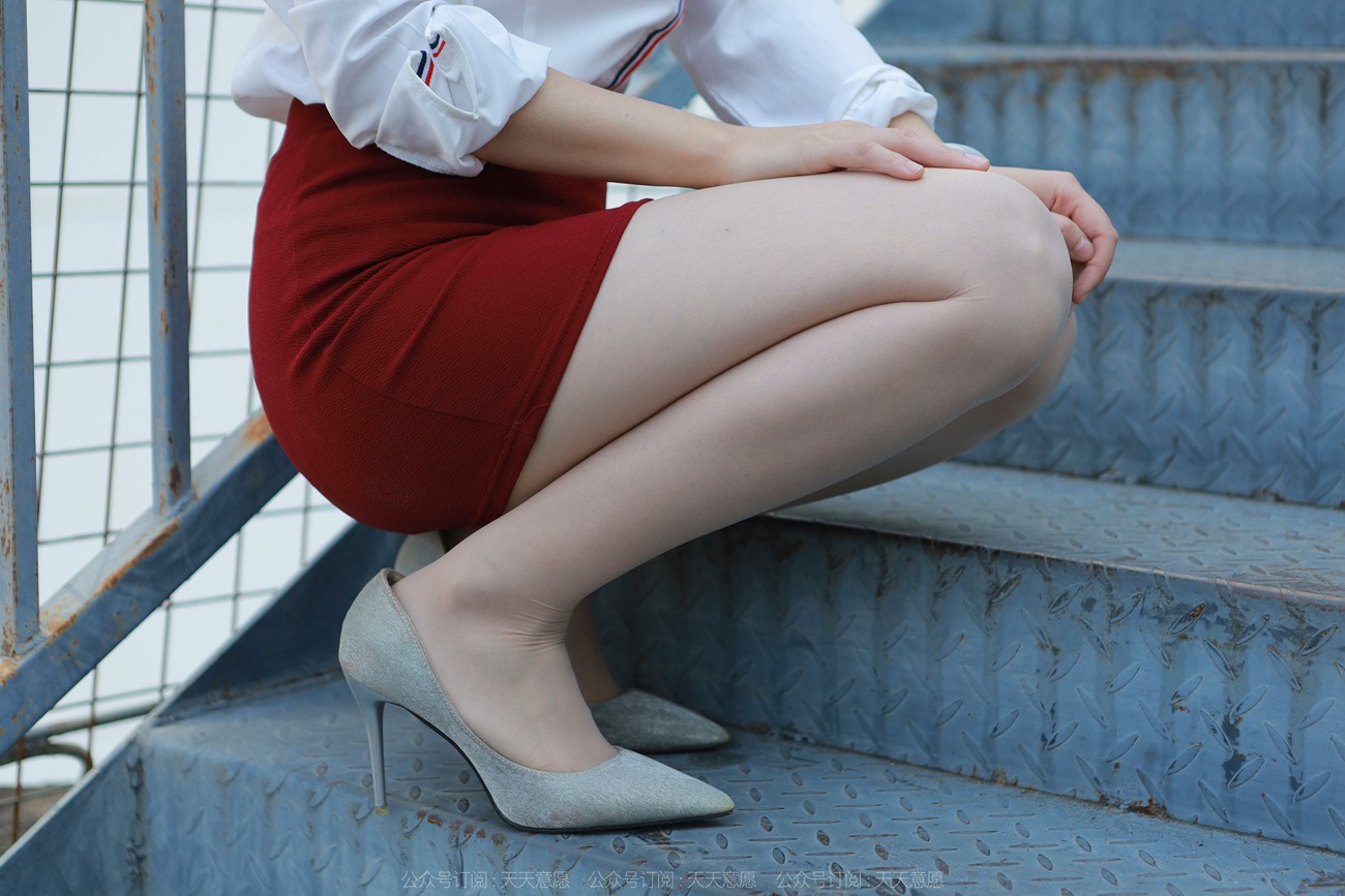 图片[38]-[IESS异思趣向] 耽丝 211108 奋的红裙女员工小婕 [87P] – 速更版-美库