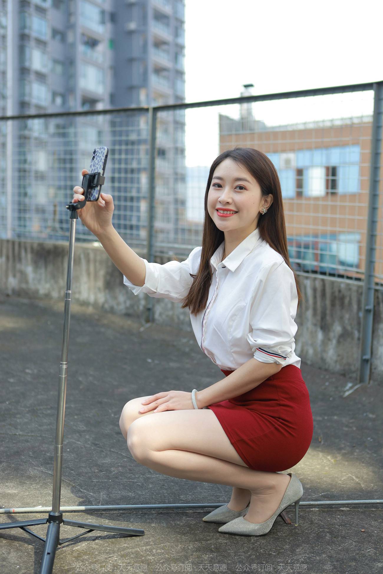 图片[49]-[IESS异思趣向] 耽丝 211108 奋的红裙女员工小婕 [87P] – 速更版-美库