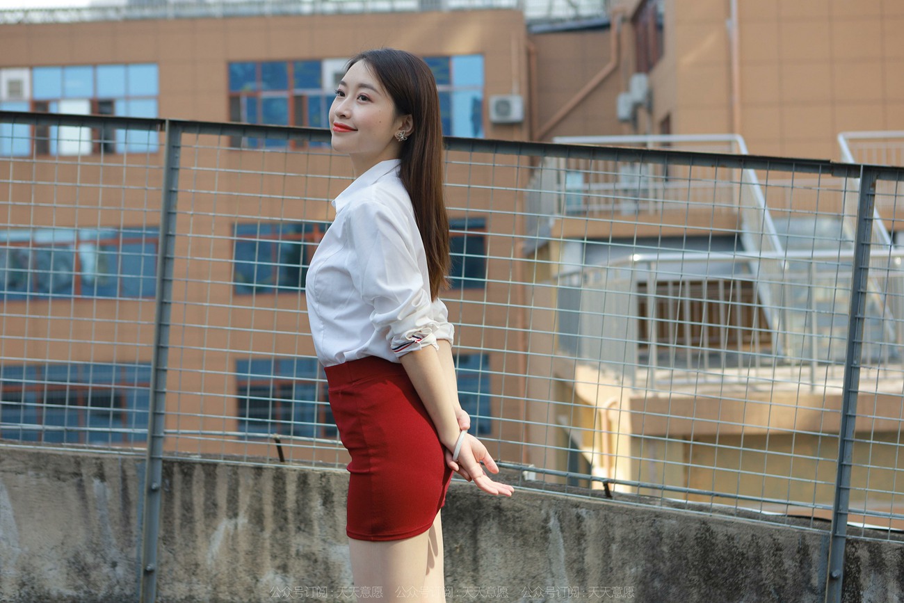 图片[62]-[IESS异思趣向] 耽丝 211108 奋的红裙女员工小婕 [87P] – 速更版-美库