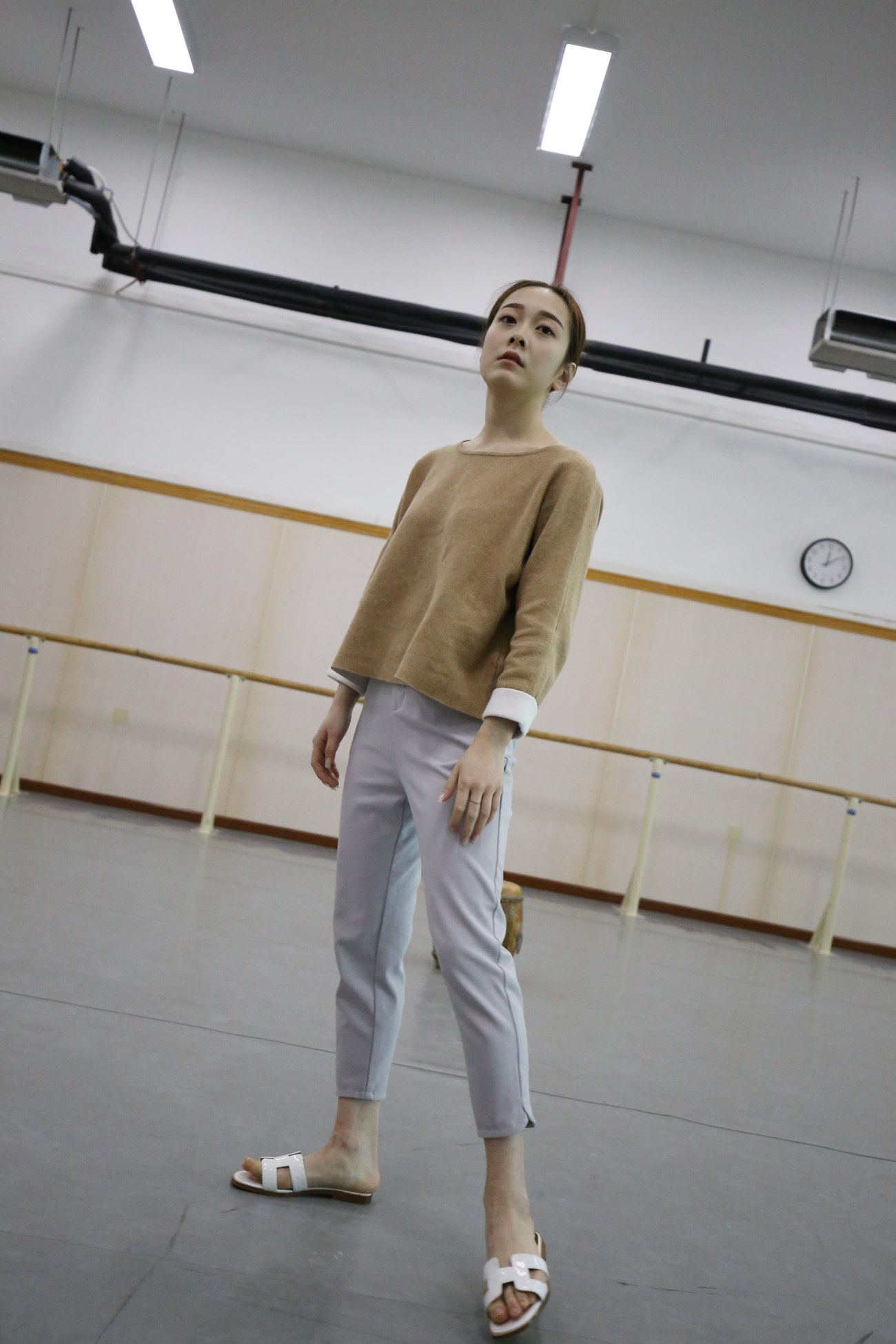 图片[33]-大西瓜爱牙膏-早期作品-Z1 休闲裤少女 [180P] – 速更版-美库