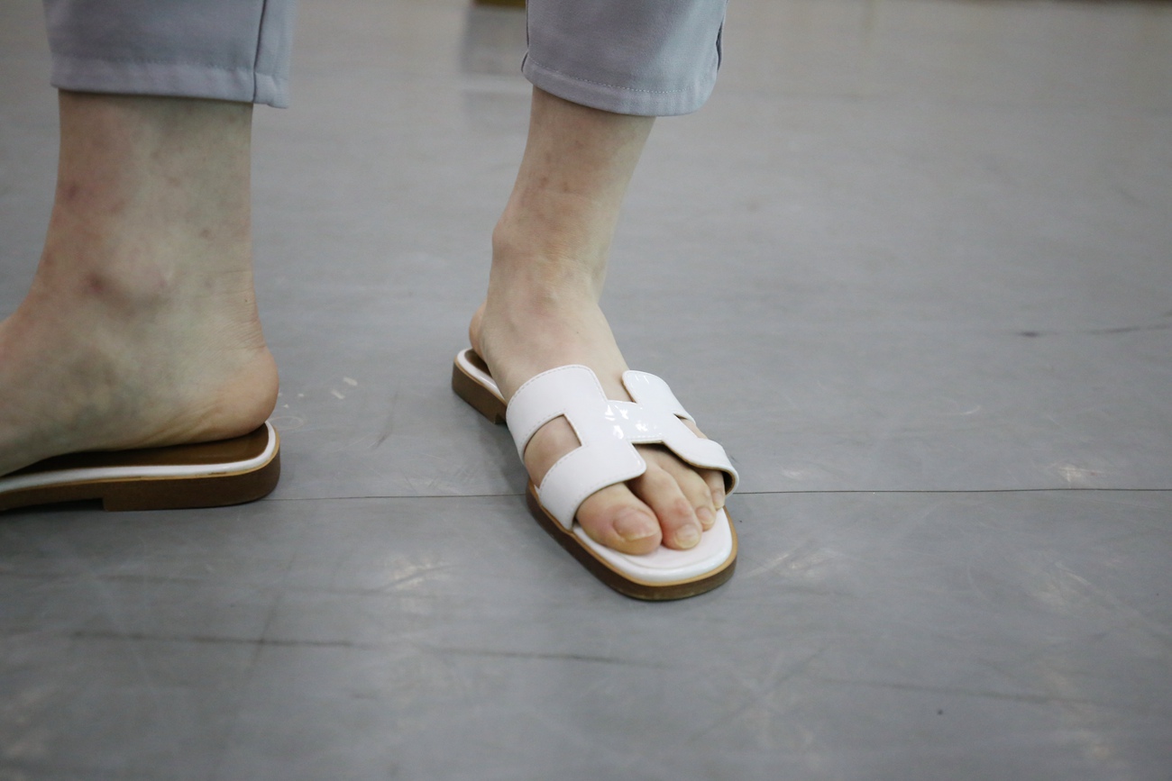 图片[99]-大西瓜爱牙膏-早期作品-Z1 休闲裤少女 [180P] – 速更版-美库