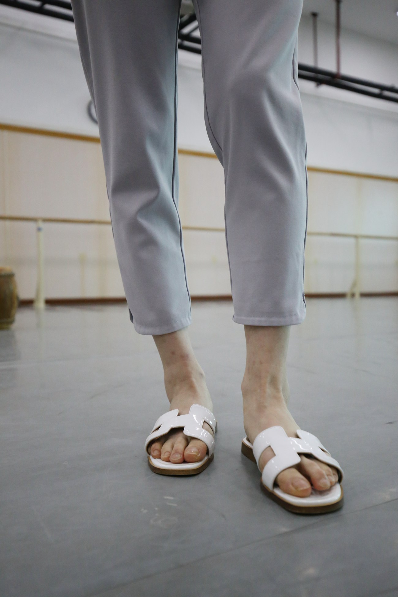 图片[111]-大西瓜爱牙膏-早期作品-Z1 休闲裤少女 [180P] – 速更版-美库