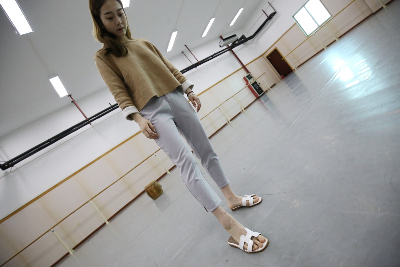 图片[117]-大西瓜爱牙膏-早期作品-Z1 休闲裤少女 [180P] – 速更版-美库