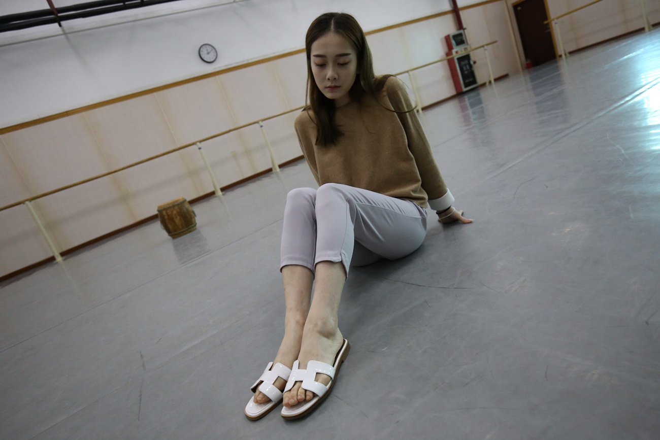 图片[124]-大西瓜爱牙膏-早期作品-Z1 休闲裤少女 [180P] – 速更版-美库