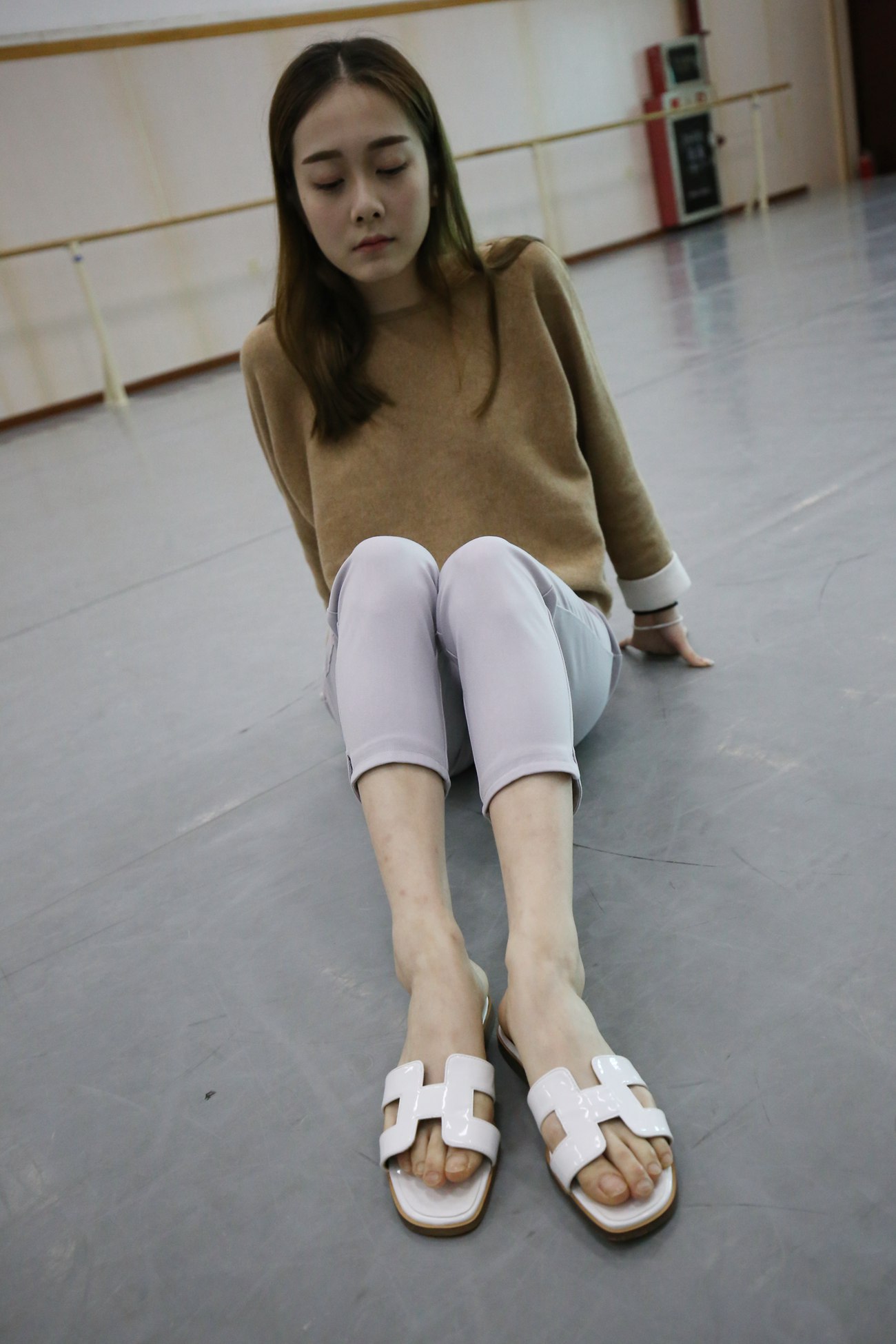 图片[127]-大西瓜爱牙膏-早期作品-Z1 休闲裤少女 [180P] – 速更版-美库