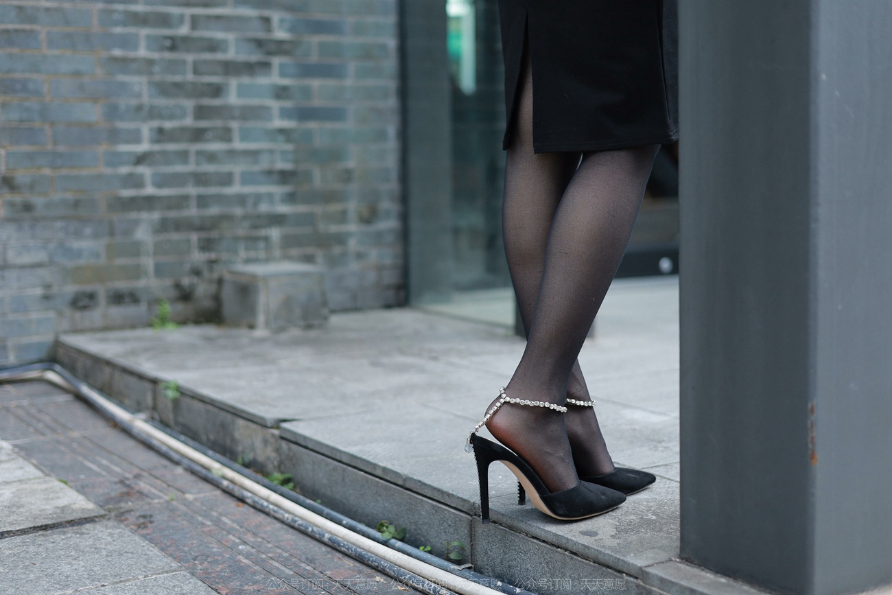 图片[20]-[IESS异思趣向] 耽丝 211122 婉萍的窄裙黑丝装 [90P] – 速更版-美库