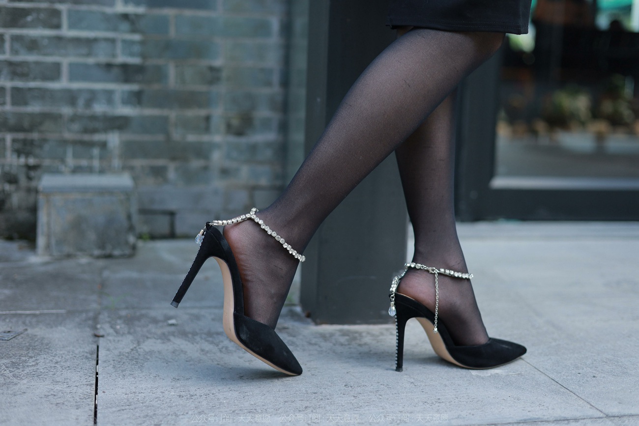 图片[35]-[IESS异思趣向] 耽丝 211122 婉萍的窄裙黑丝装 [90P] – 速更版-美库