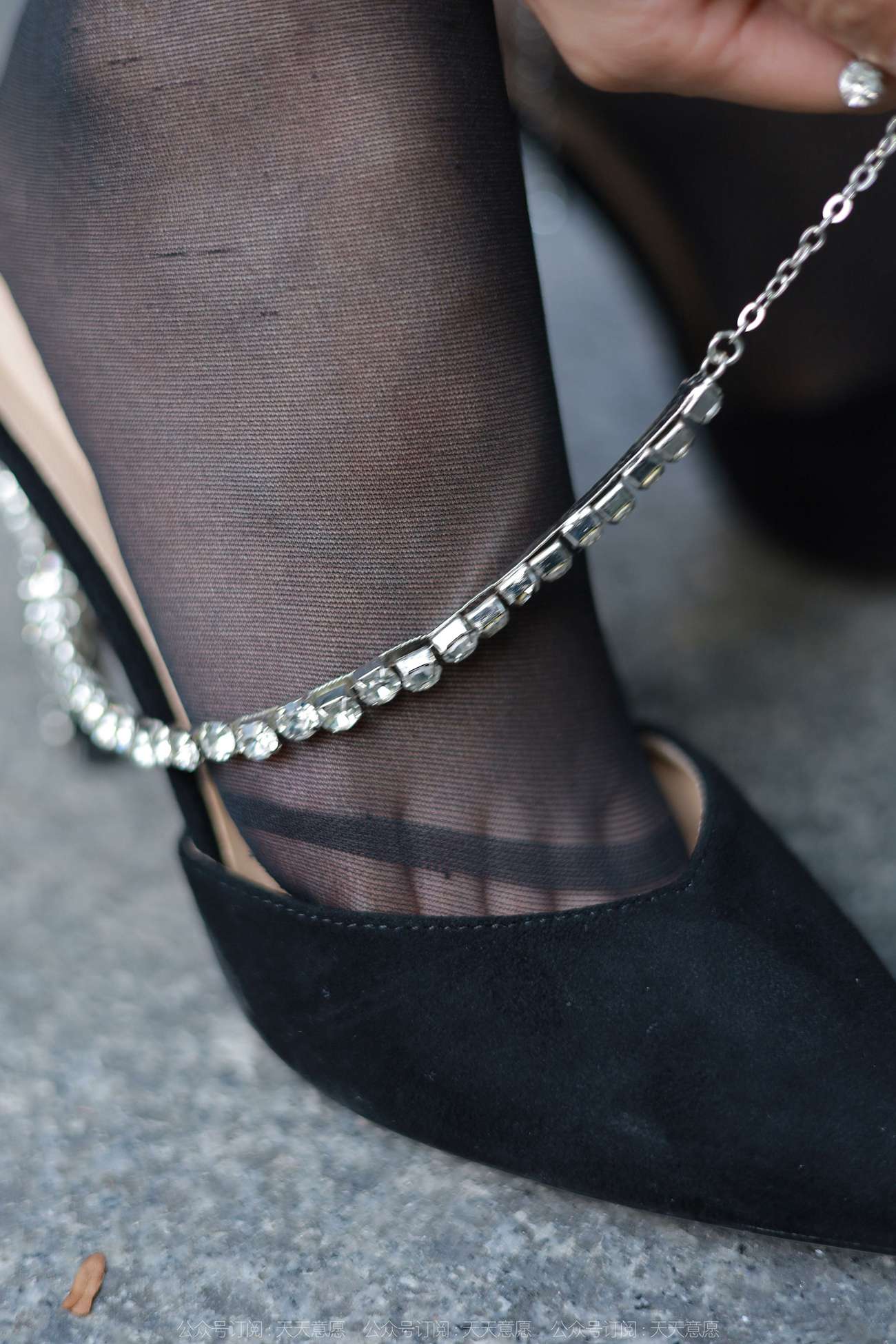 图片[47]-[IESS异思趣向] 耽丝 211122 婉萍的窄裙黑丝装 [90P] – 速更版-美库