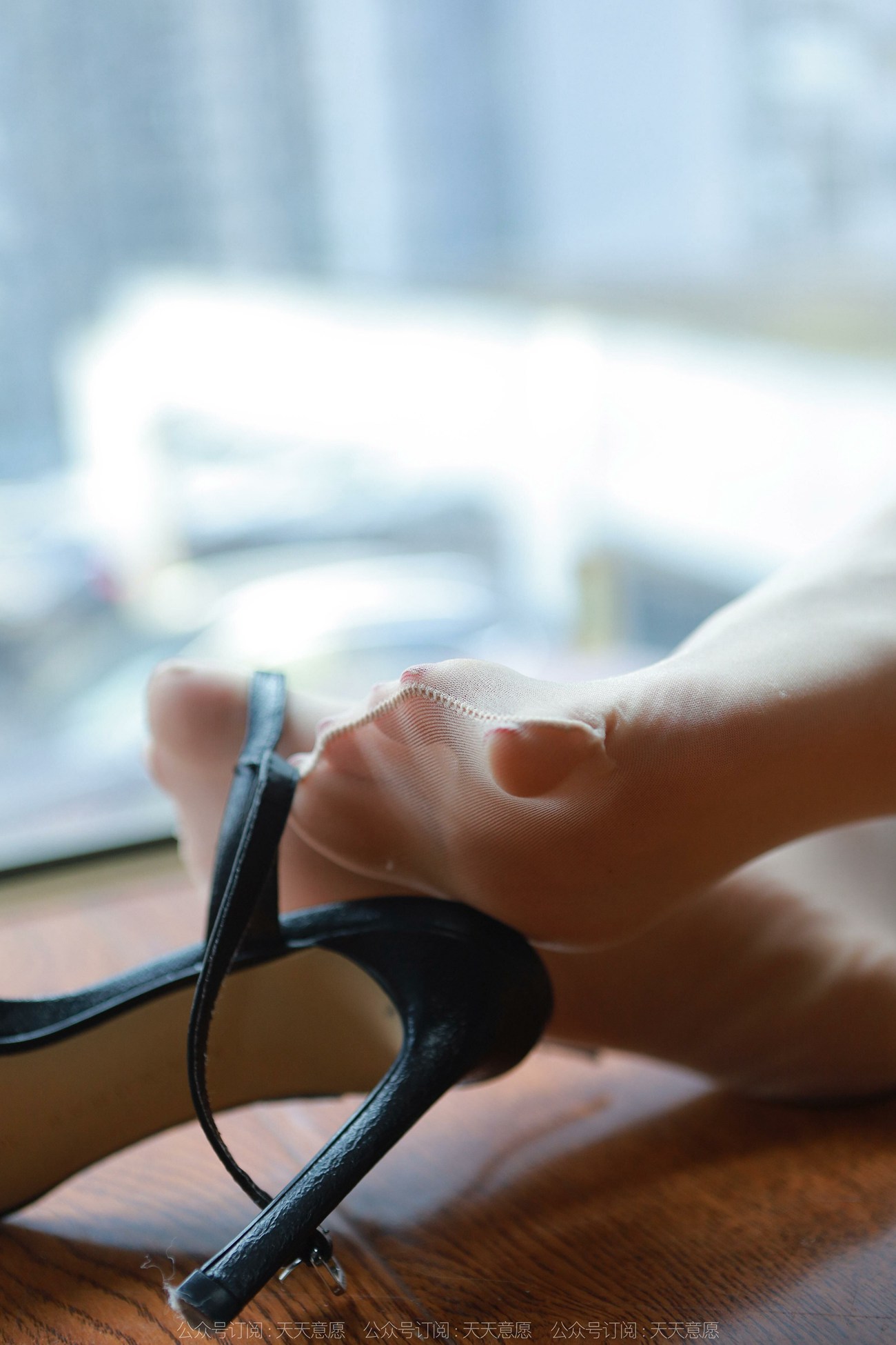 图片[49]-[IESS异思趣向] 耽丝 211205 地板上的黑色凉鞋美子 [89P] – 速更版-美库