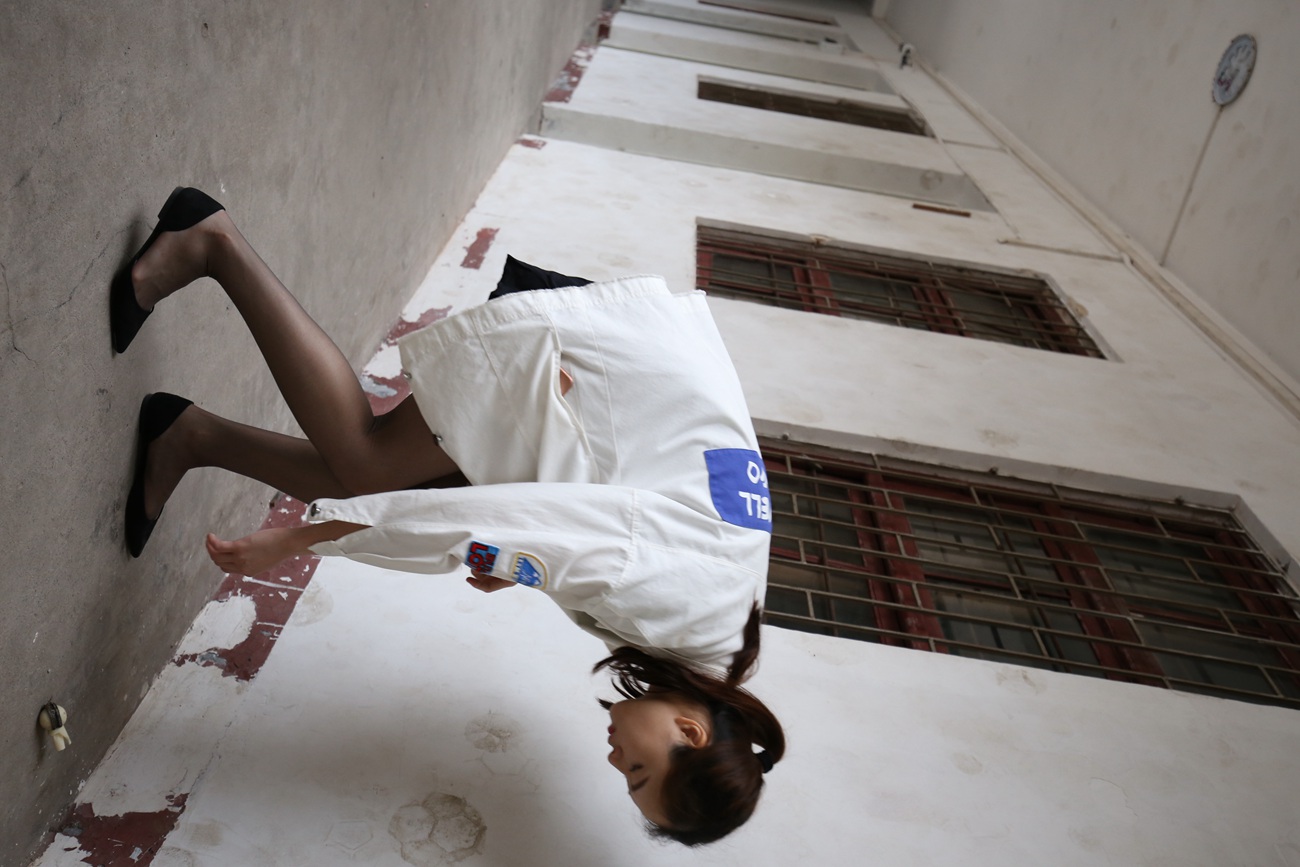 图片[10]-大西瓜爱牙膏-早期作品-Z2-2 衬黑丝袜 (2) [240P] – 速更版-美库