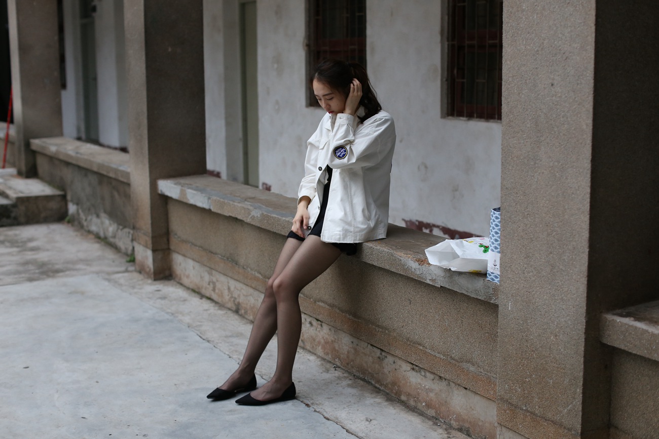 图片[18]-大西瓜爱牙膏-早期作品-Z2-2 衬黑丝袜 (1) [232P] – 速更版-美库