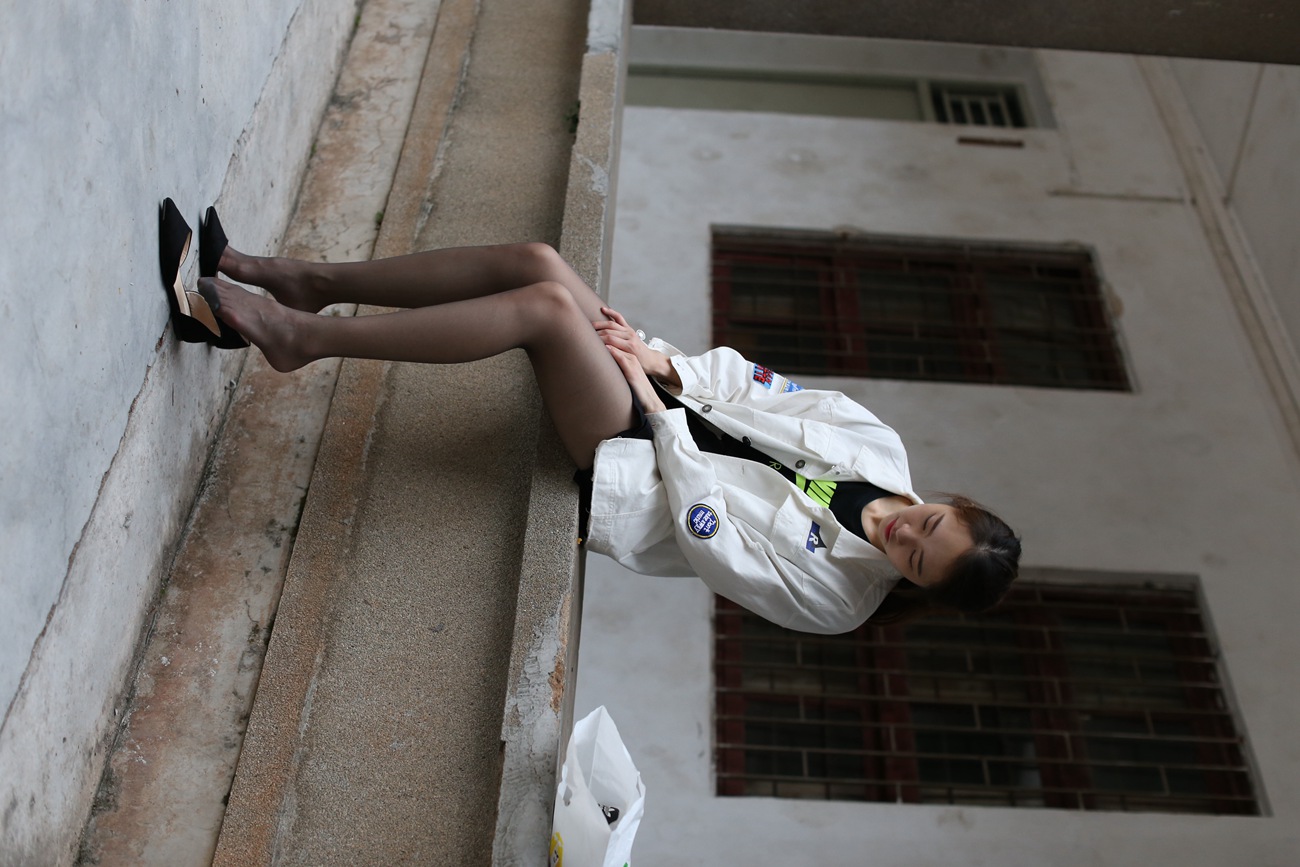 图片[27]-大西瓜爱牙膏-早期作品-Z2-2 衬黑丝袜 (1) [232P] – 速更版-美库