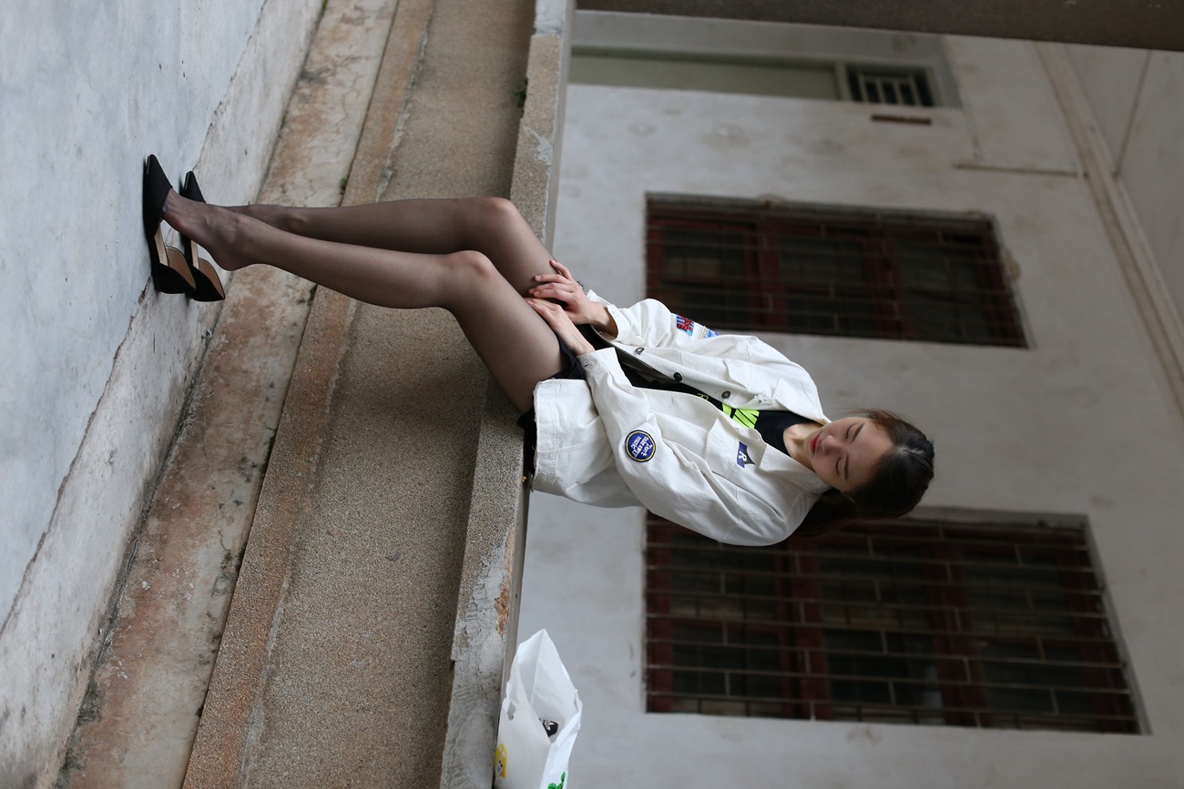 图片[28]-大西瓜爱牙膏-早期作品-Z2-2 衬黑丝袜 (1) [232P] – 速更版-美库