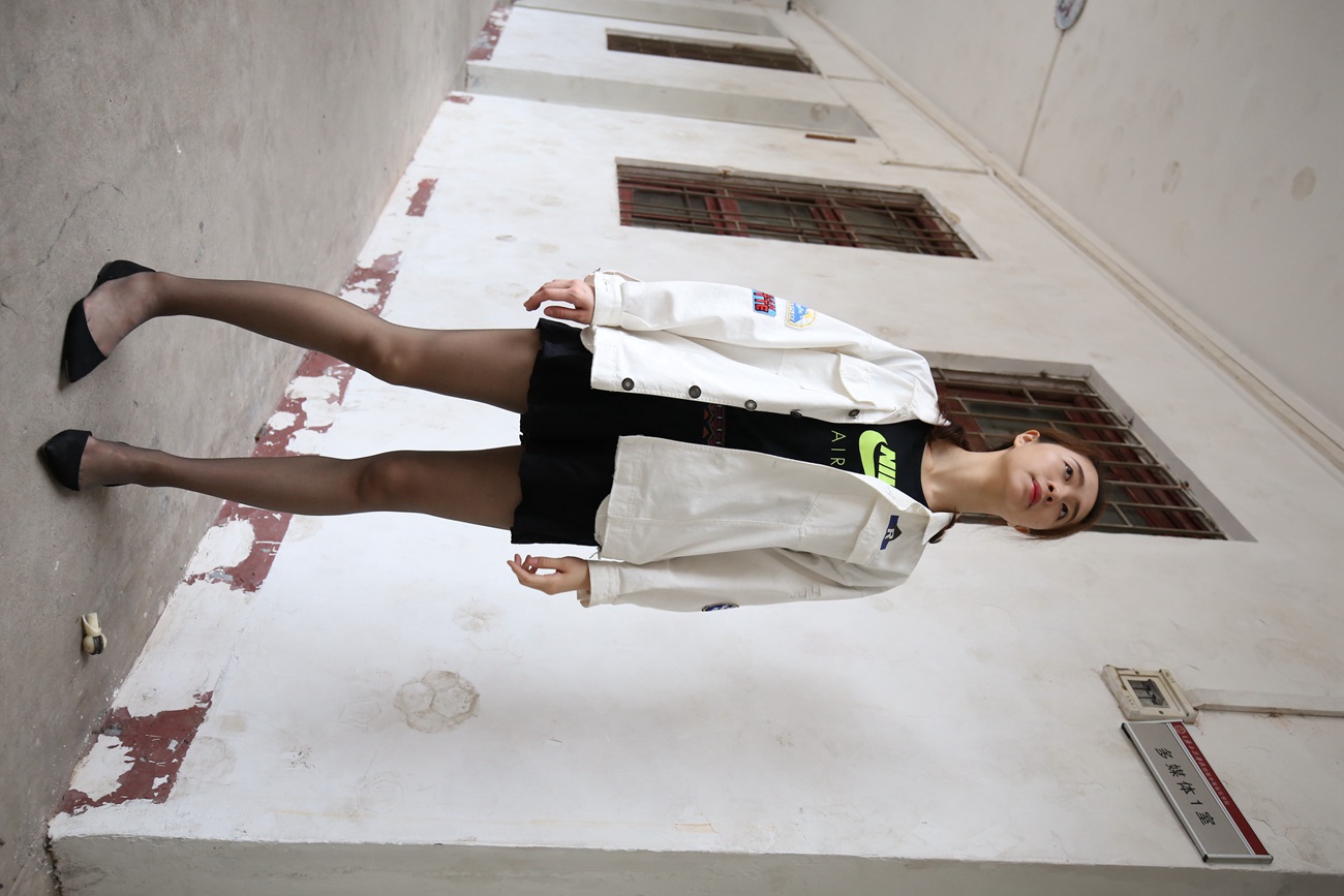 图片[15]-大西瓜爱牙膏-早期作品-Z2-2 衬黑丝袜 (2) [240P] – 速更版-美库