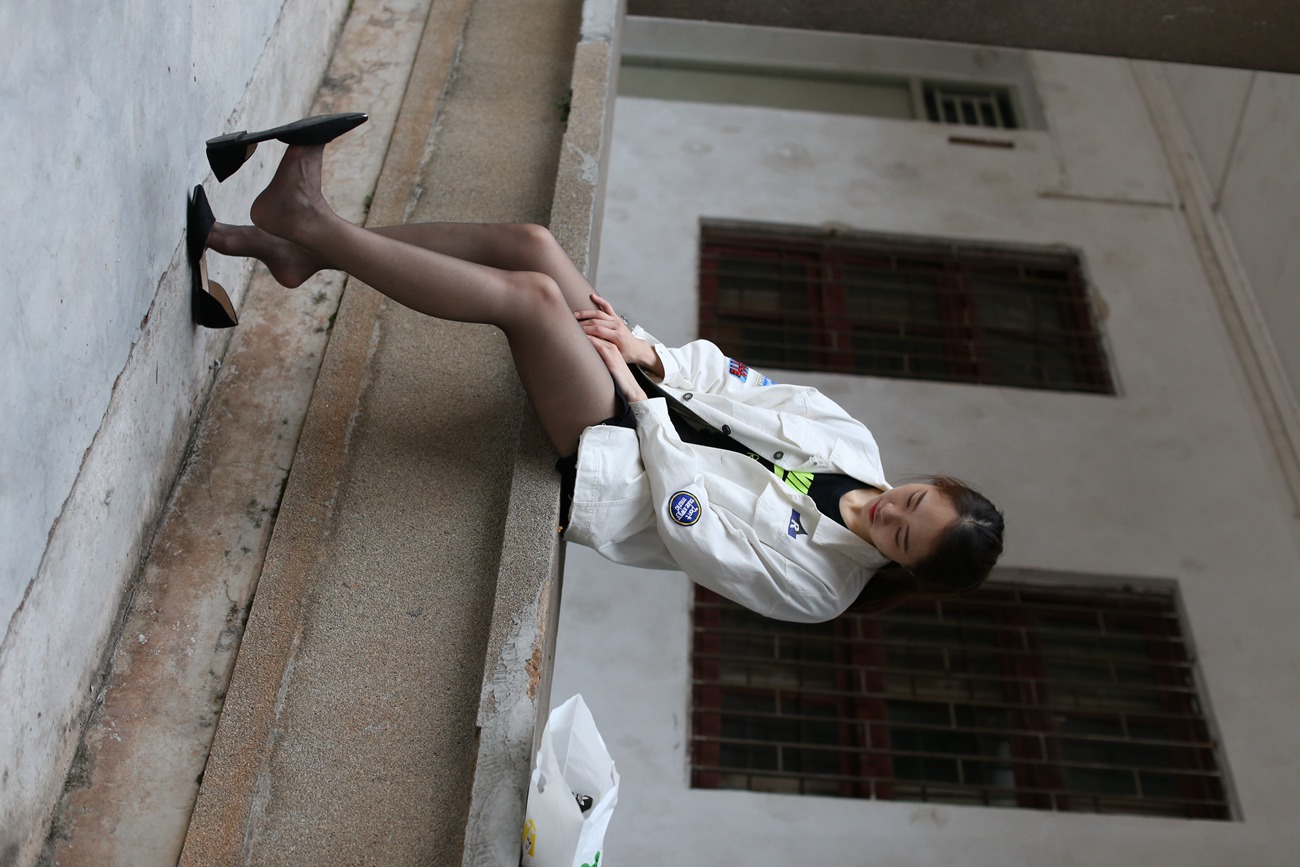 图片[30]-大西瓜爱牙膏-早期作品-Z2-2 衬黑丝袜 (1) [232P] – 速更版-美库