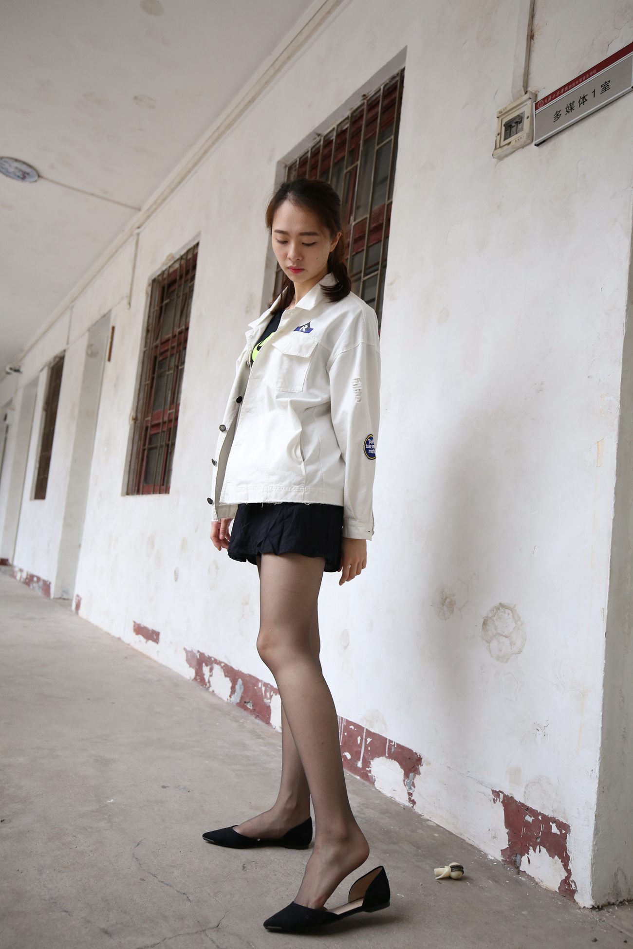 图片[18]-大西瓜爱牙膏-早期作品-Z2-2 衬黑丝袜 (2) [240P] – 速更版-美库