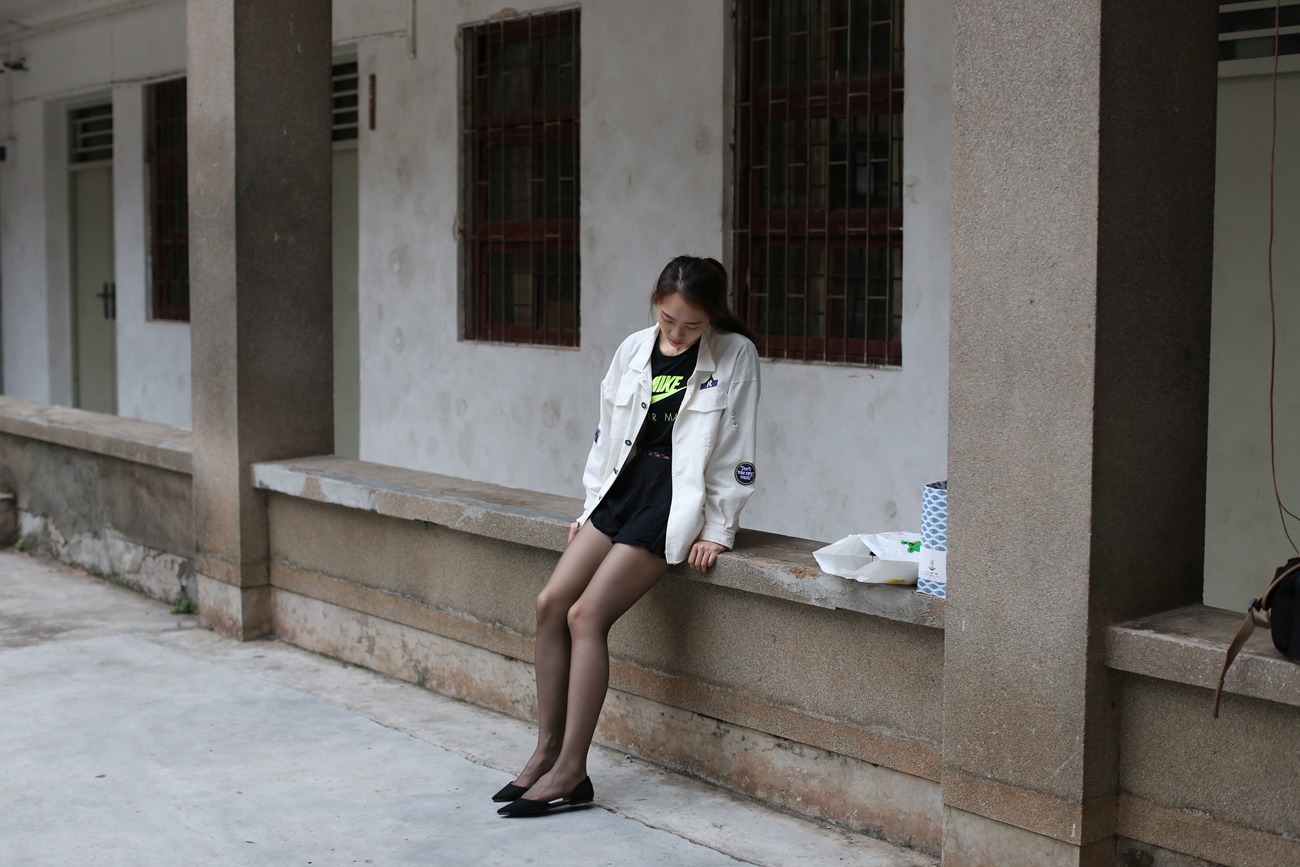 图片[38]-大西瓜爱牙膏-早期作品-Z2-2 衬黑丝袜 (1) [232P] – 速更版-美库