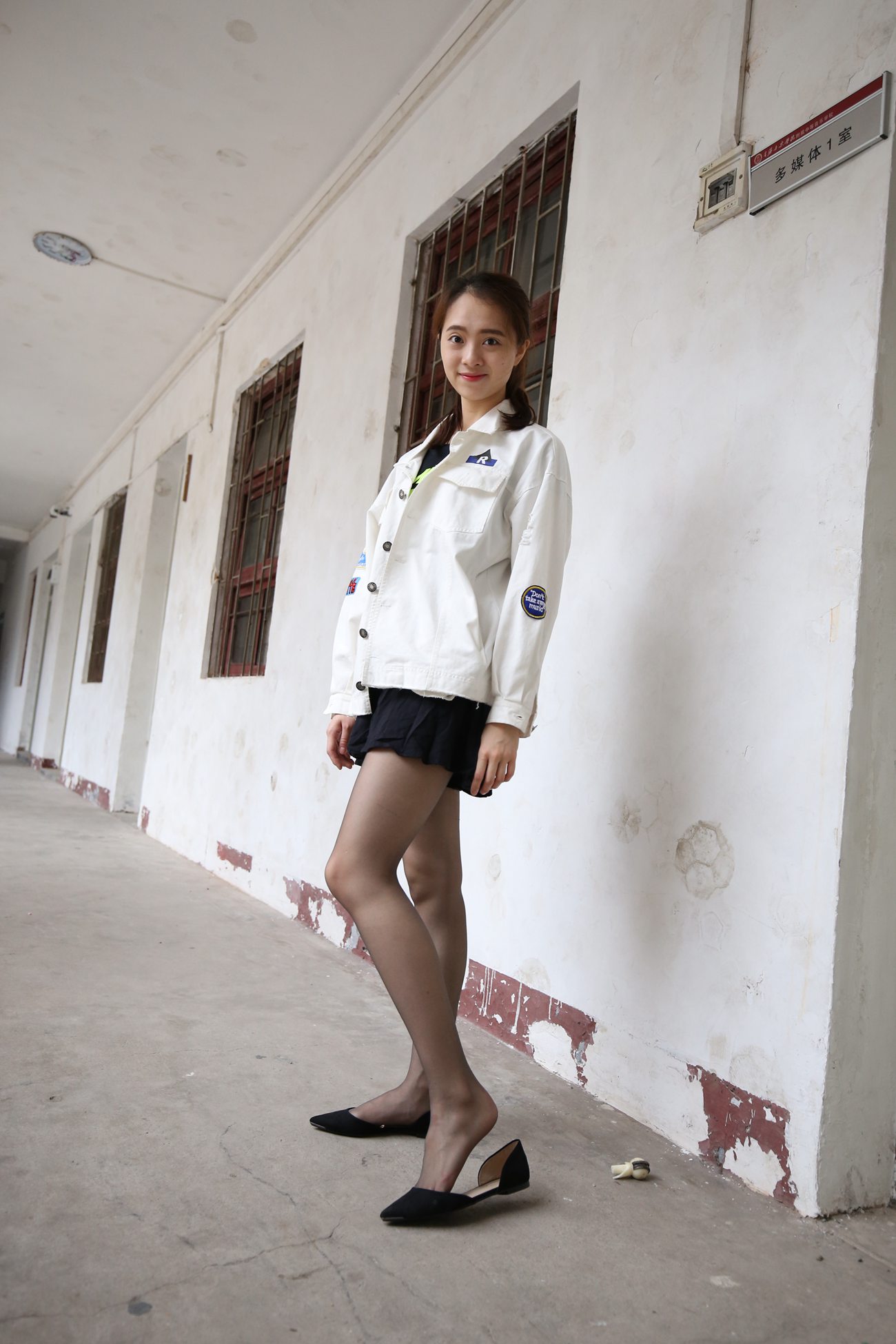 图片[21]-大西瓜爱牙膏-早期作品-Z2-2 衬黑丝袜 (2) [240P] – 速更版-美库