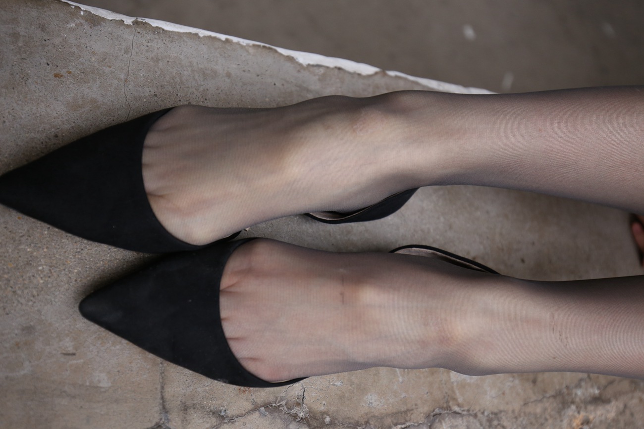 图片[25]-大西瓜爱牙膏-早期作品-Z2-2 衬黑丝袜 (2) [240P] – 速更版-美库