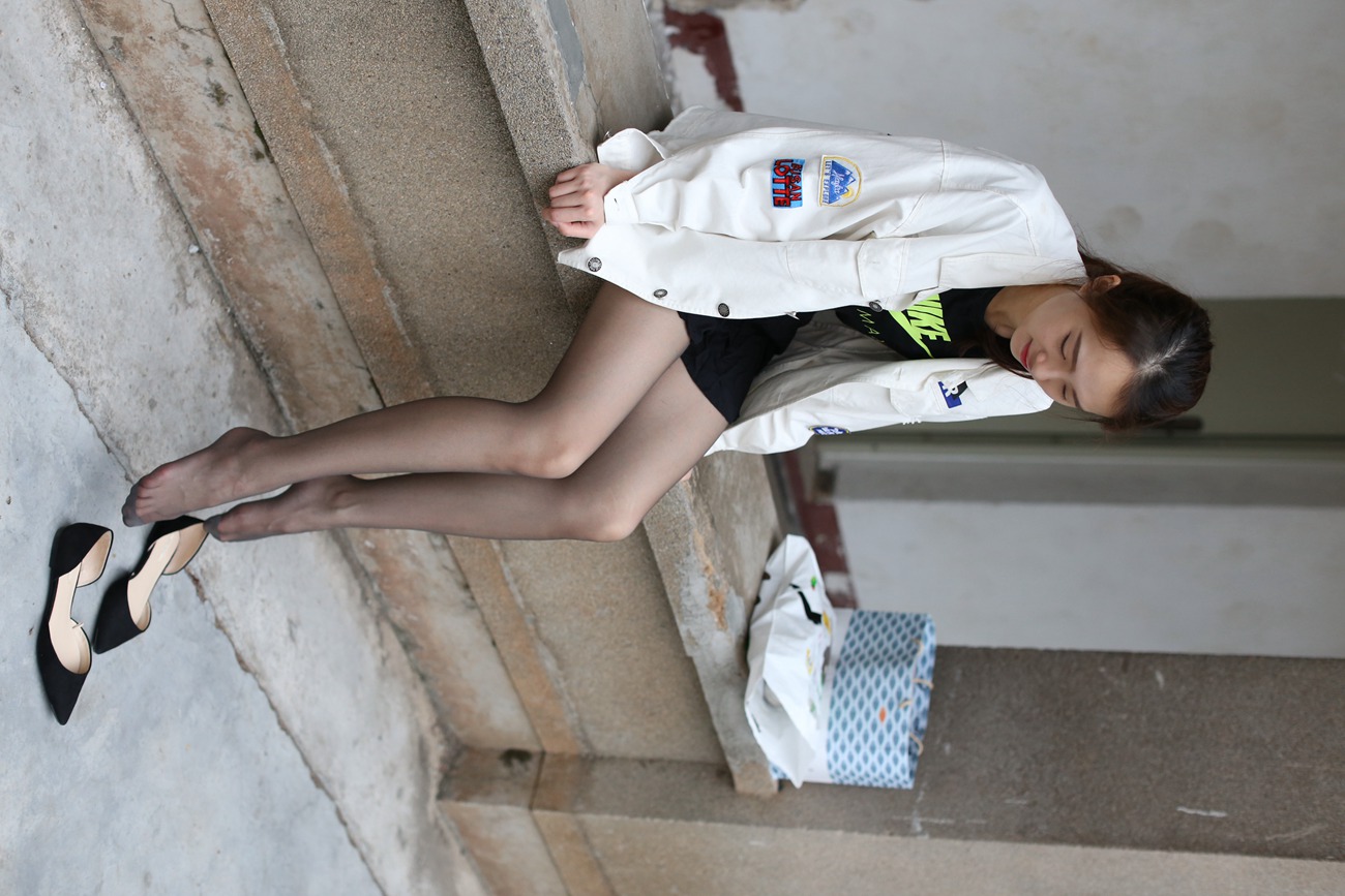 图片[56]-大西瓜爱牙膏-早期作品-Z2-2 衬黑丝袜 (1) [232P] – 速更版-美库